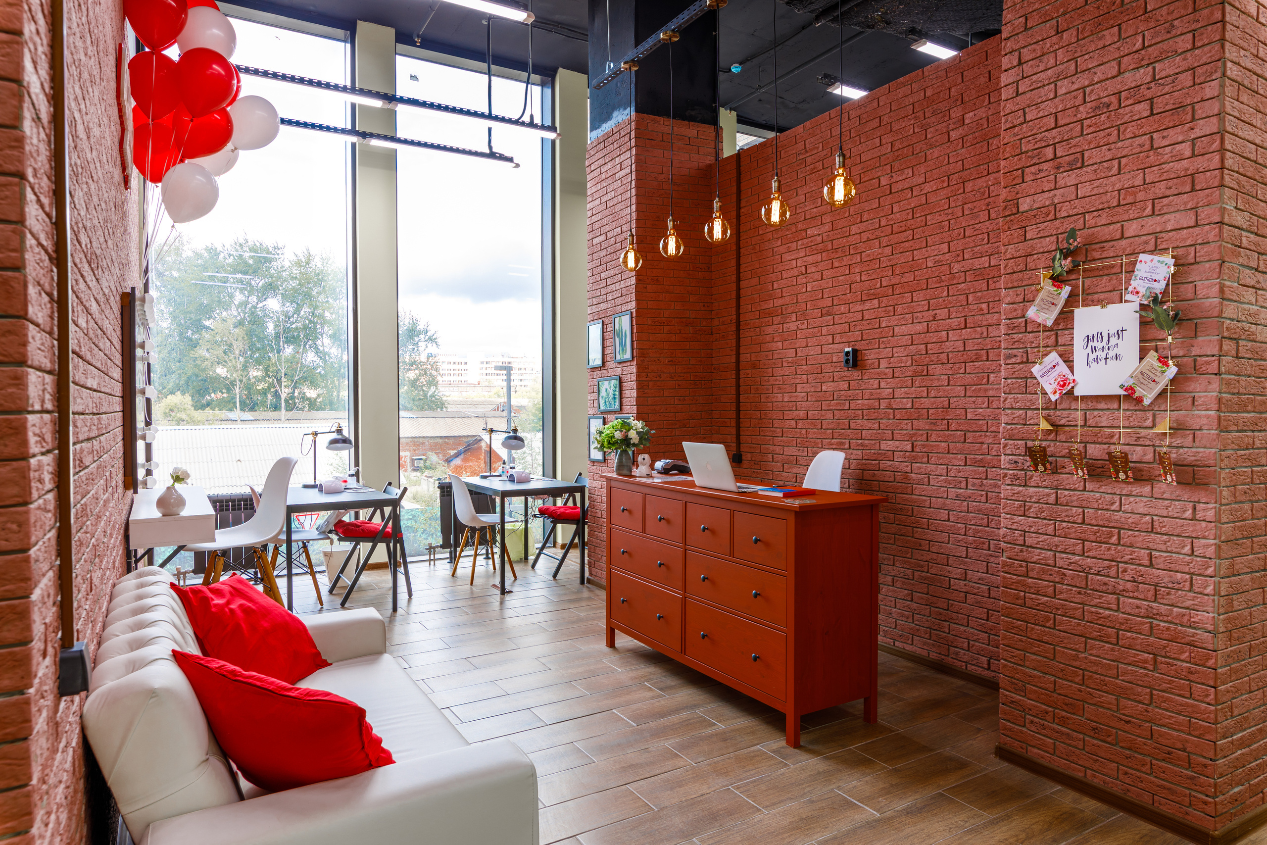 Интерьер маникюрного салона Gastronom. Репортажный фотограф Семён Борисов | Москва