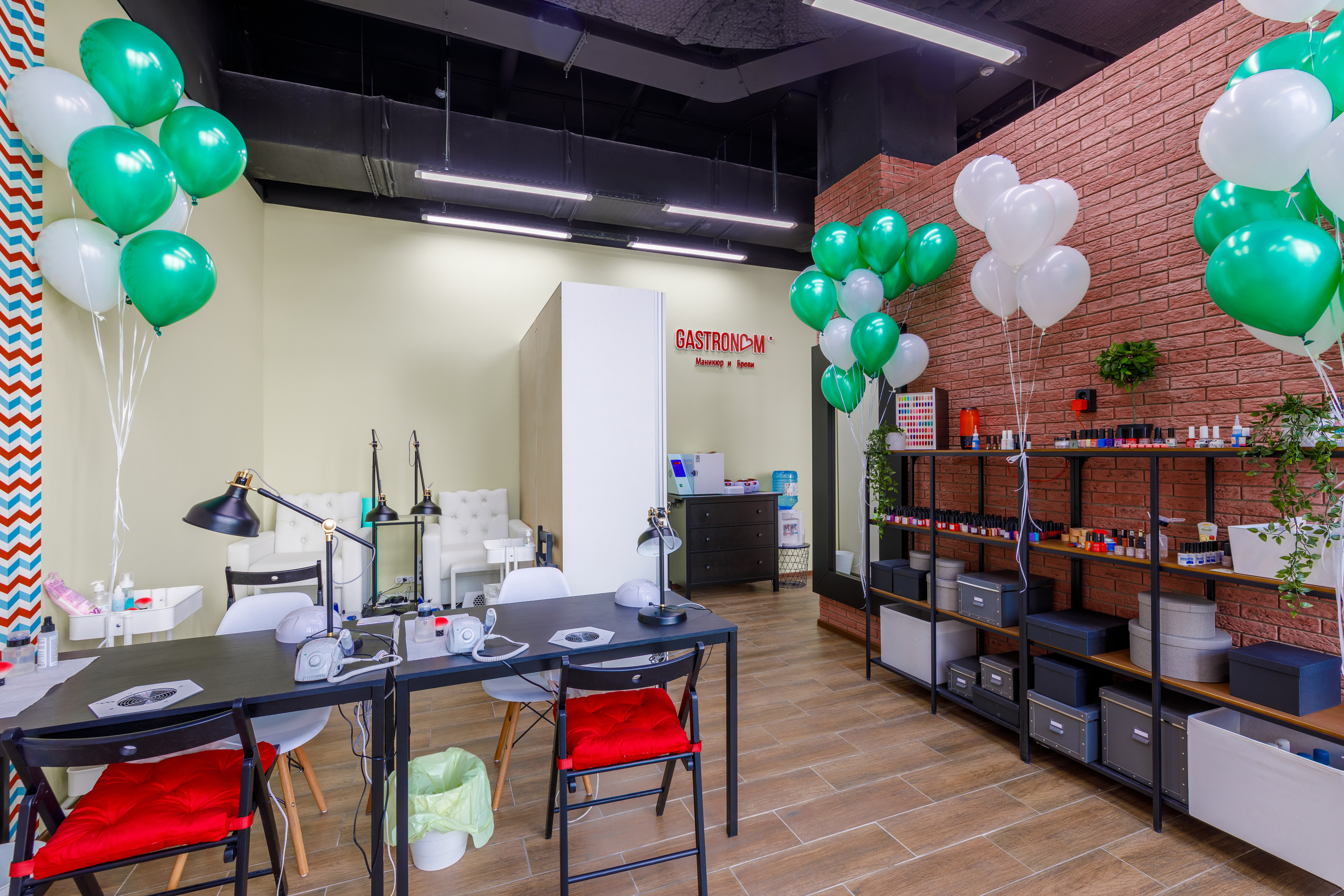 Интерьер маникюрного салона Gastronom. Репортажный фотограф Семён Борисов | Москва