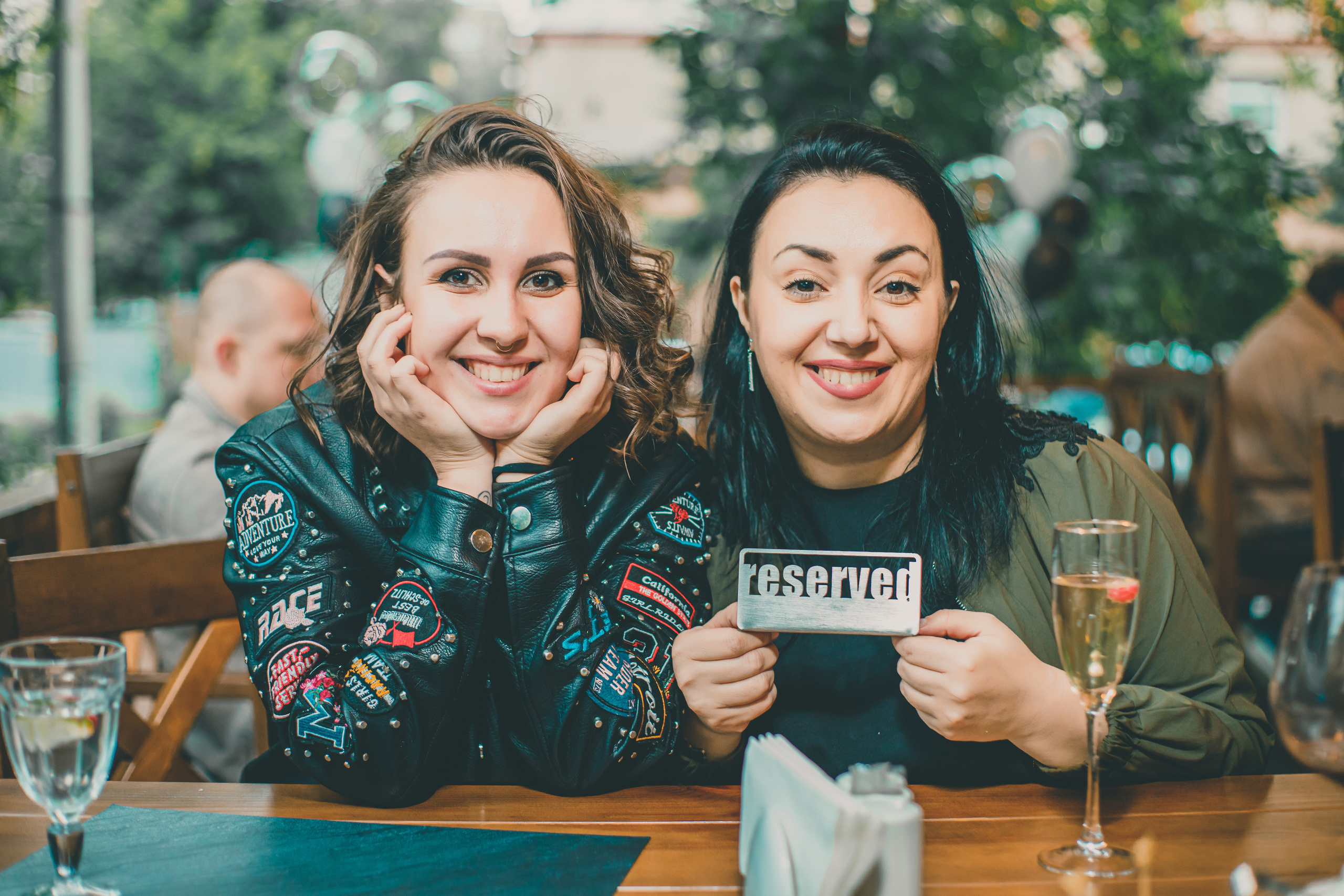 Встреча гостей на веранде | La Club. Репортажный фотограф Семён Борисов | Москва