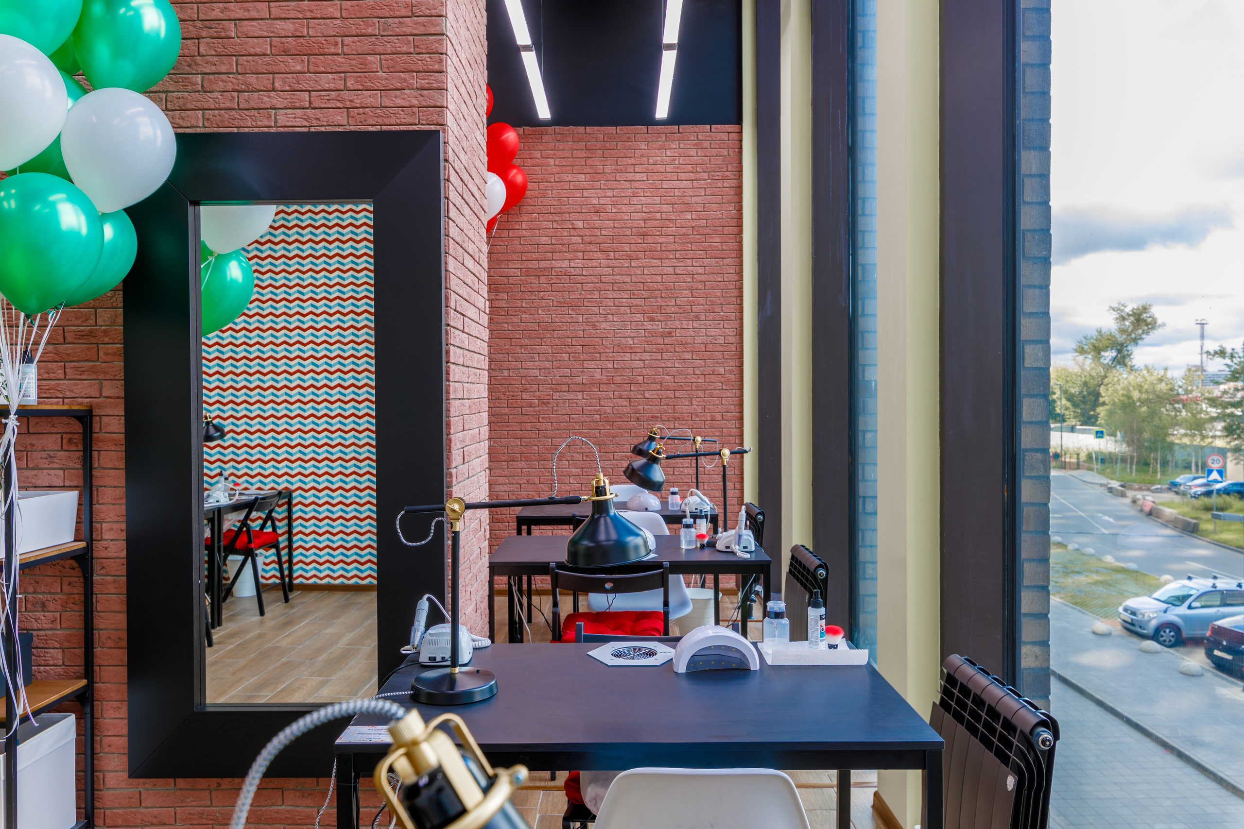 Интерьер маникюрного салона Gastronom. Репортажный фотограф Семён Борисов | Москва