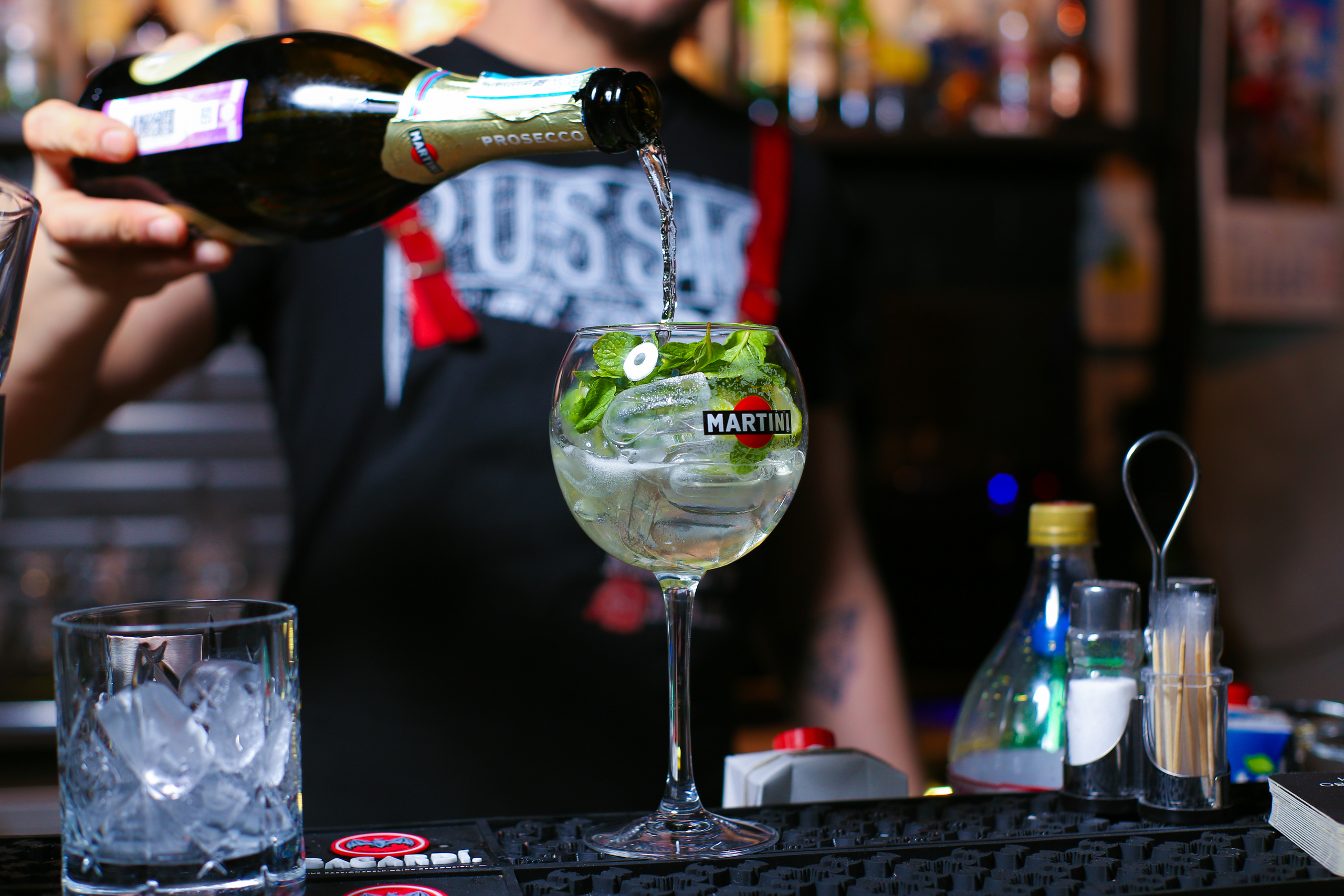 Репортаж в баре | Ростов-Папа бар. Репортажный фотограф Семён Борисов | Москва