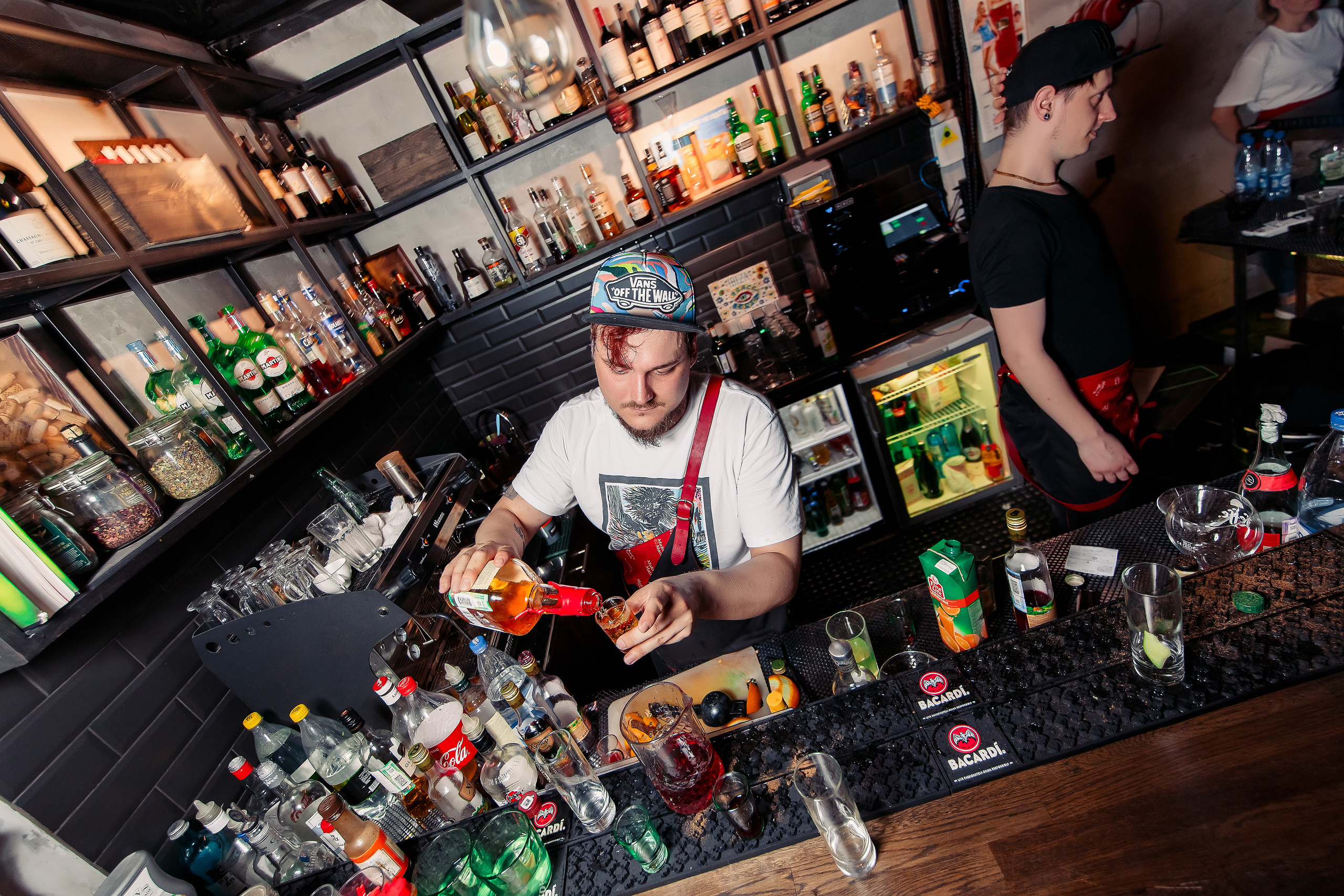 Репортаж в баре | Ростов-Папа бар. Репортажный фотограф Семён Борисов | Москва