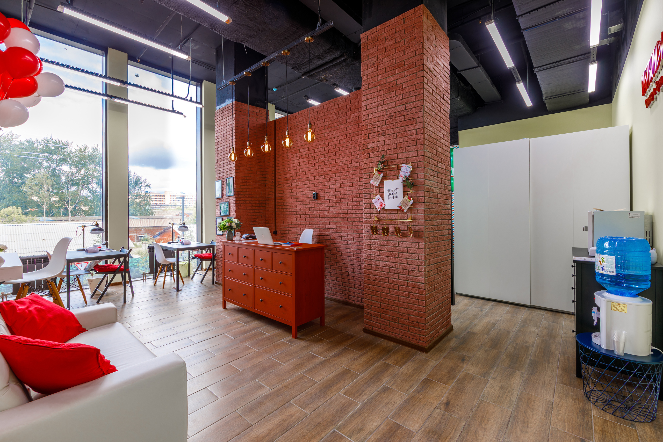 Интерьер маникюрного салона Gastronom. Репортажный фотограф Семён Борисов | Москва