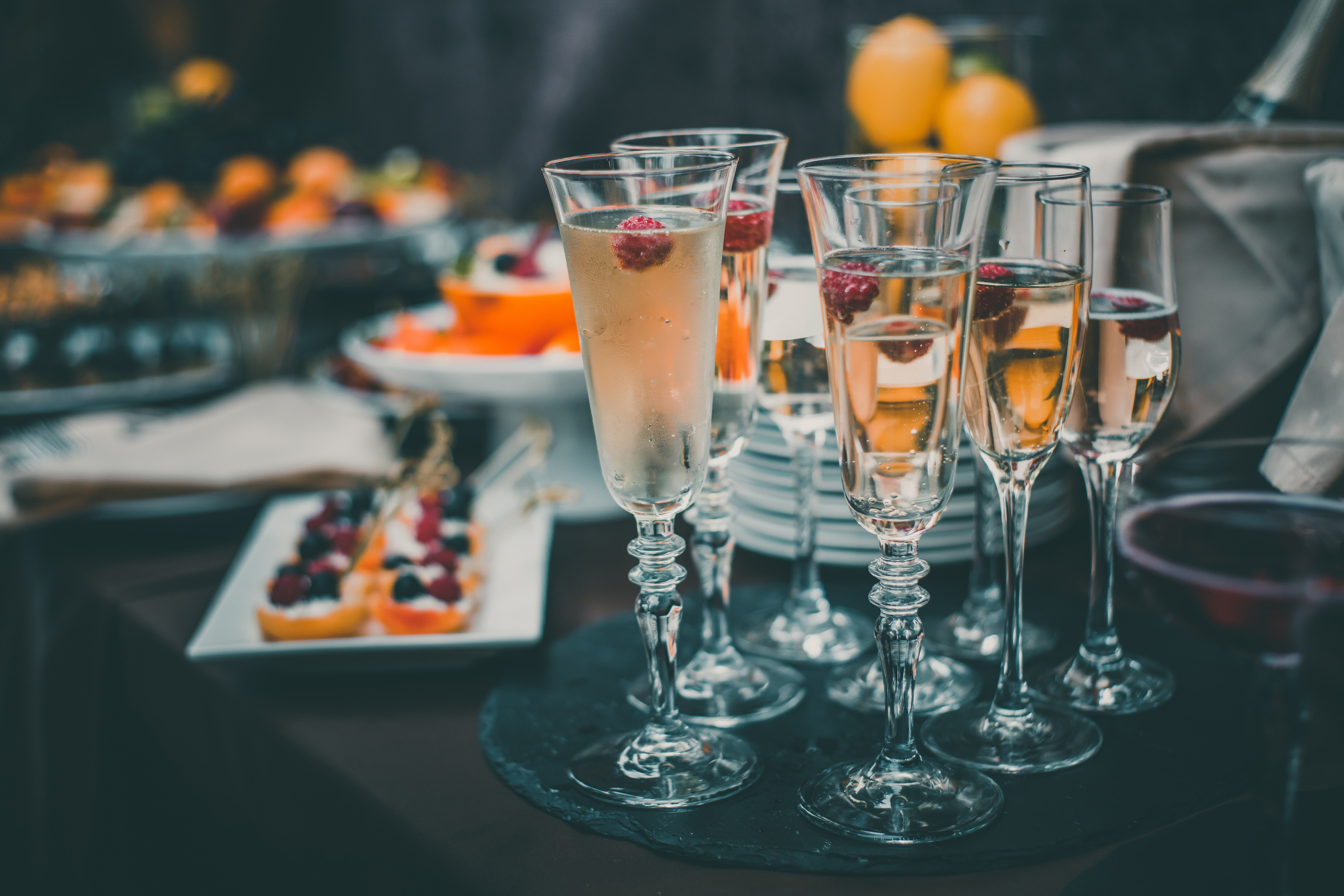 Встреча гостей на веранде | La Club. Репортажный фотограф Семён Борисов | Москва