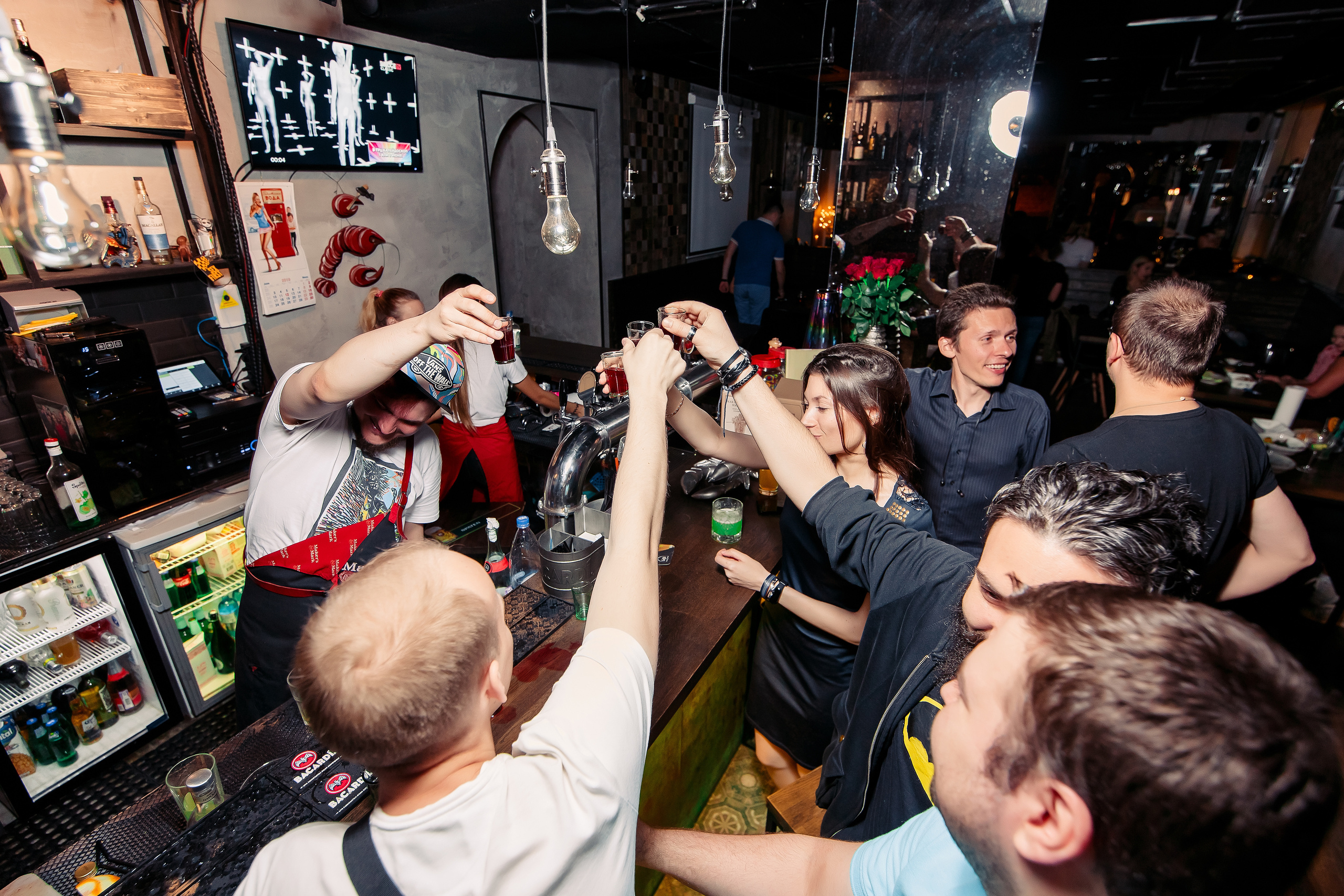Репортаж в баре | Ростов-Папа бар. Репортажный фотограф Семён Борисов | Москва