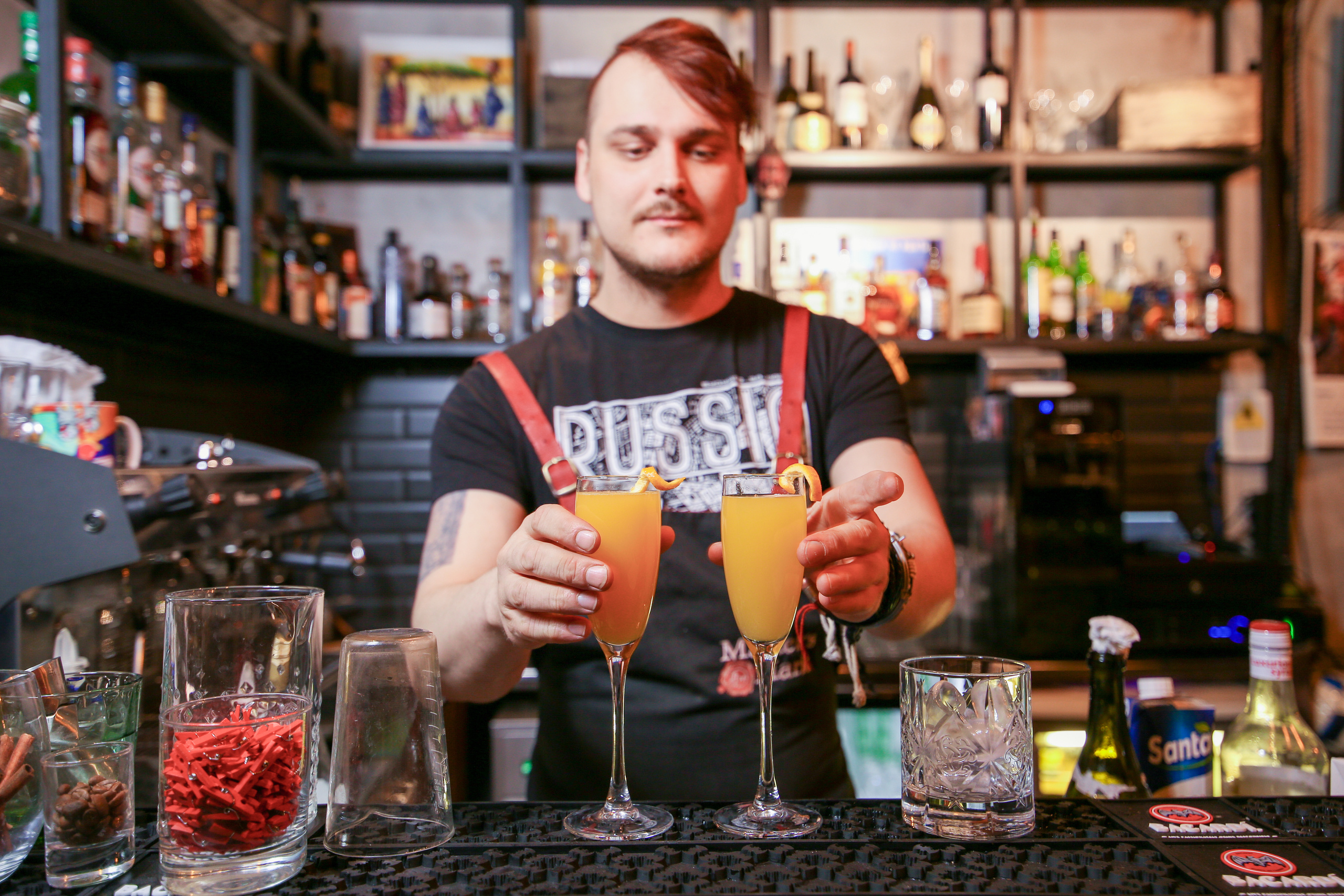 Репортаж в баре | Ростов-Папа бар. Репортажный фотограф Семён Борисов | Москва