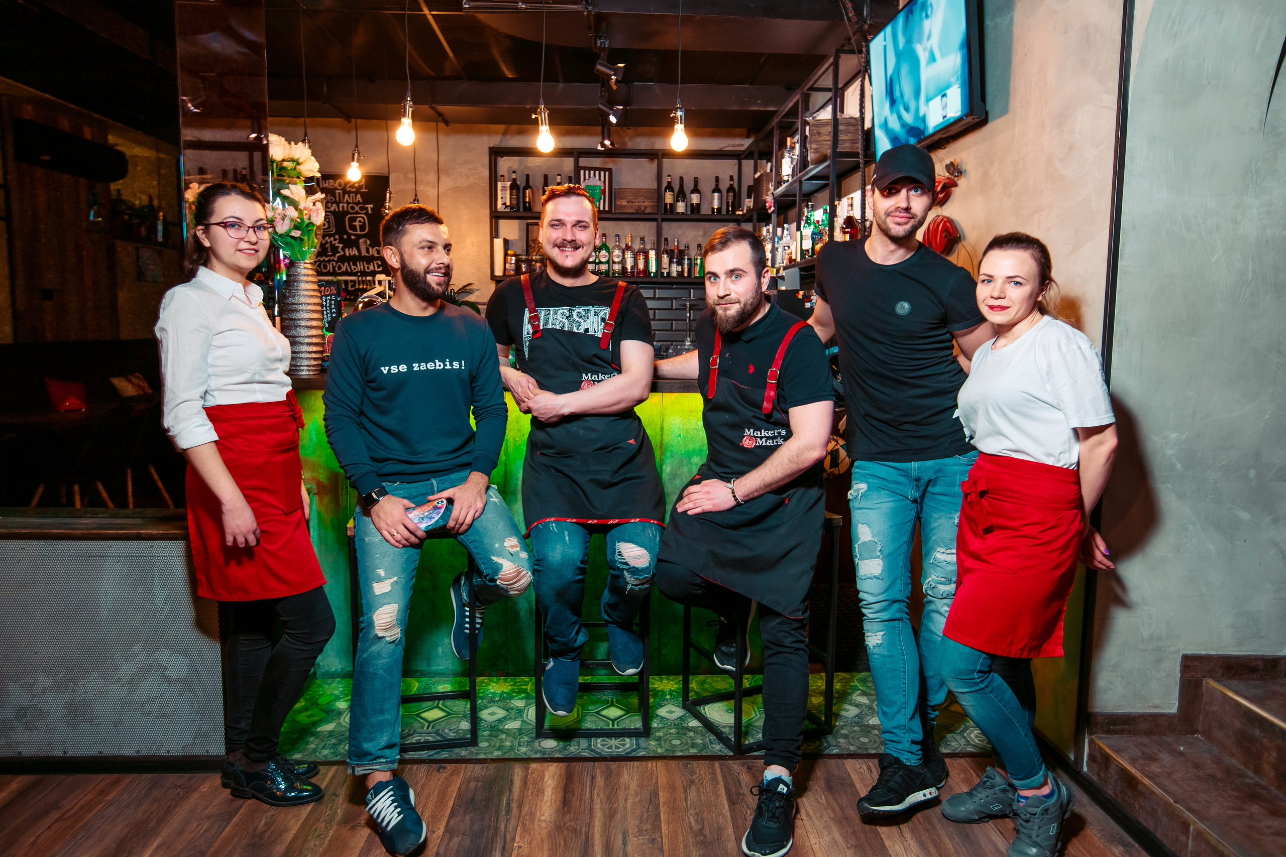 Репортаж в баре | Ростов-Папа бар. Репортажный фотограф Семён Борисов | Москва