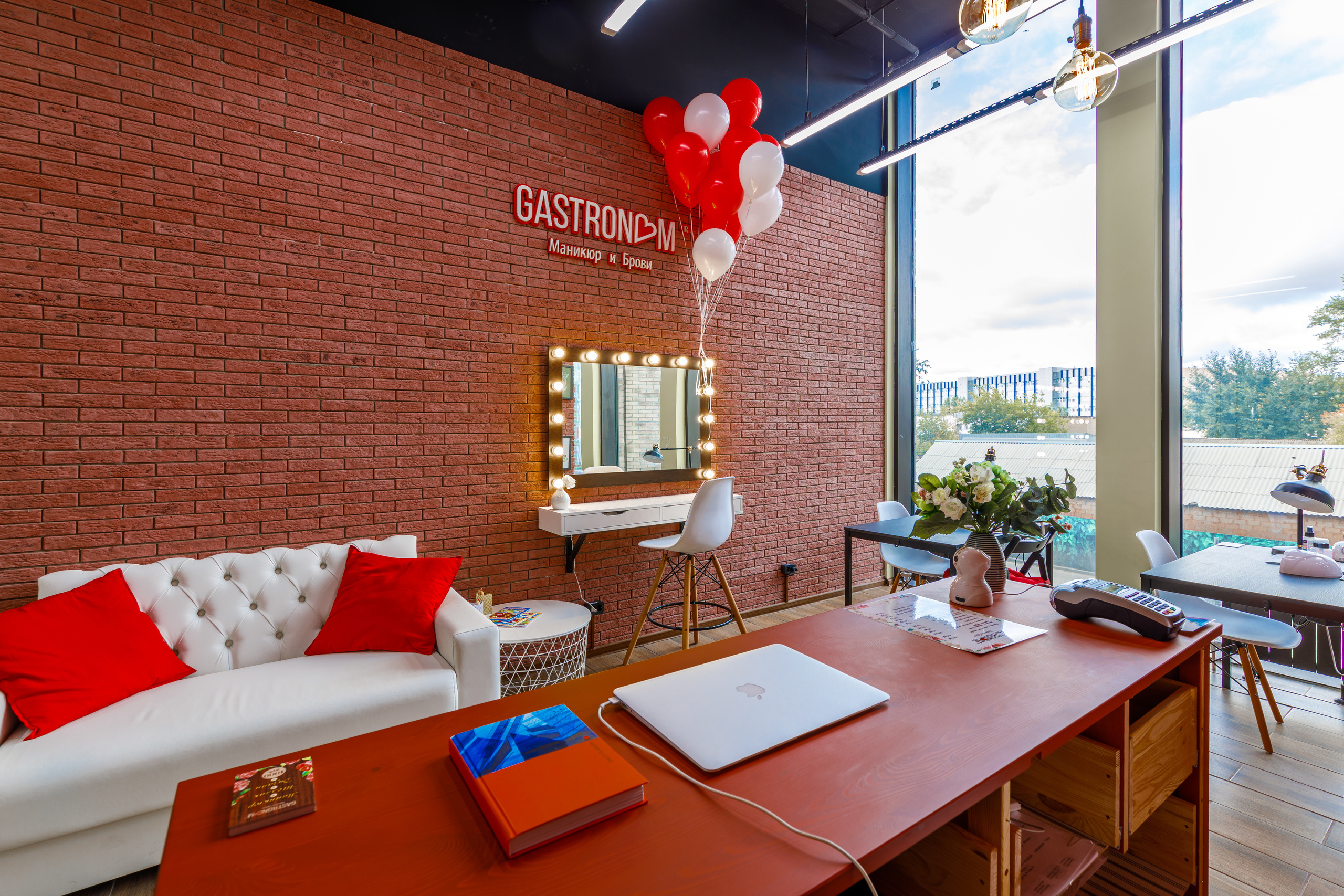 Интерьер маникюрного салона Gastronom. Репортажный фотограф Семён Борисов | Москва