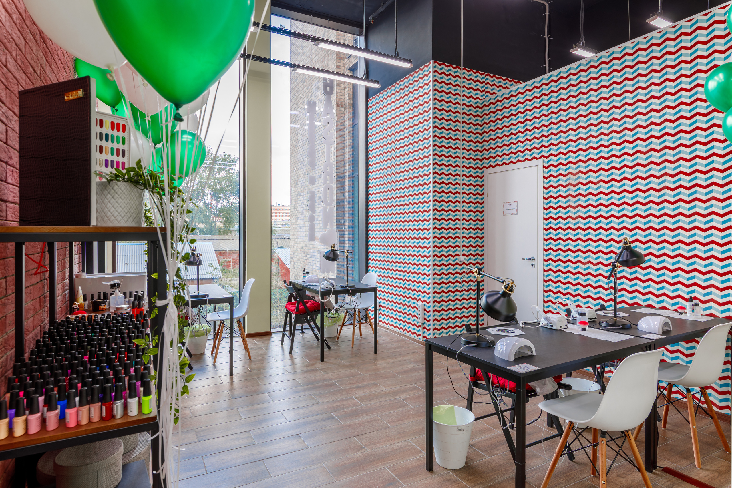 Интерьер маникюрного салона Gastronom. Репортажный фотограф Семён Борисов | Москва