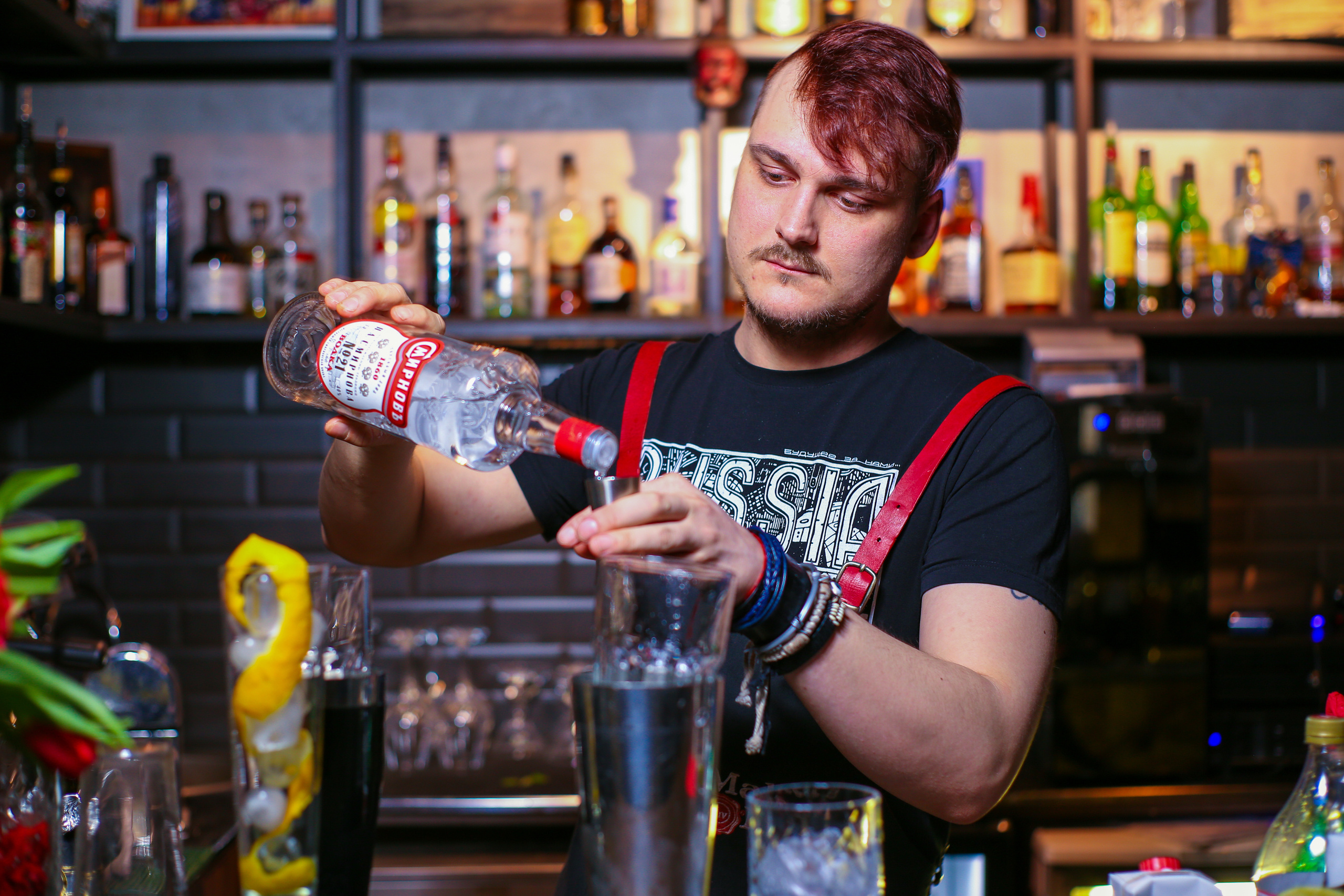 Репортаж в баре | Ростов-Папа бар. Репортажный фотограф Семён Борисов | Москва