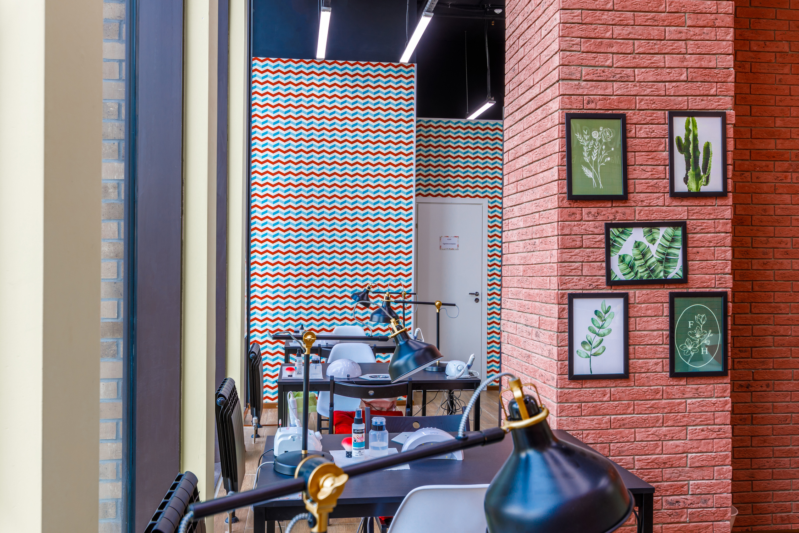 Интерьер маникюрного салона Gastronom. Репортажный фотограф Семён Борисов | Москва