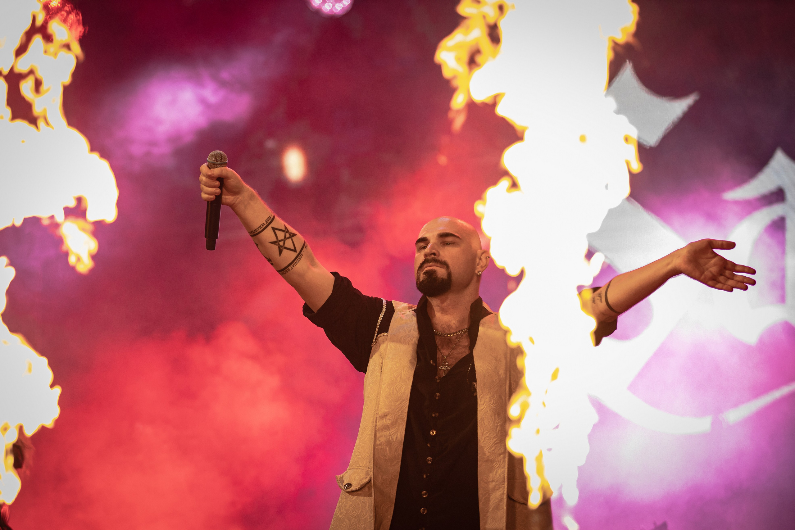 Saphath. Крылья Сахалина. Фотограф. г. Южно-Сахалинск. Олег Толстов