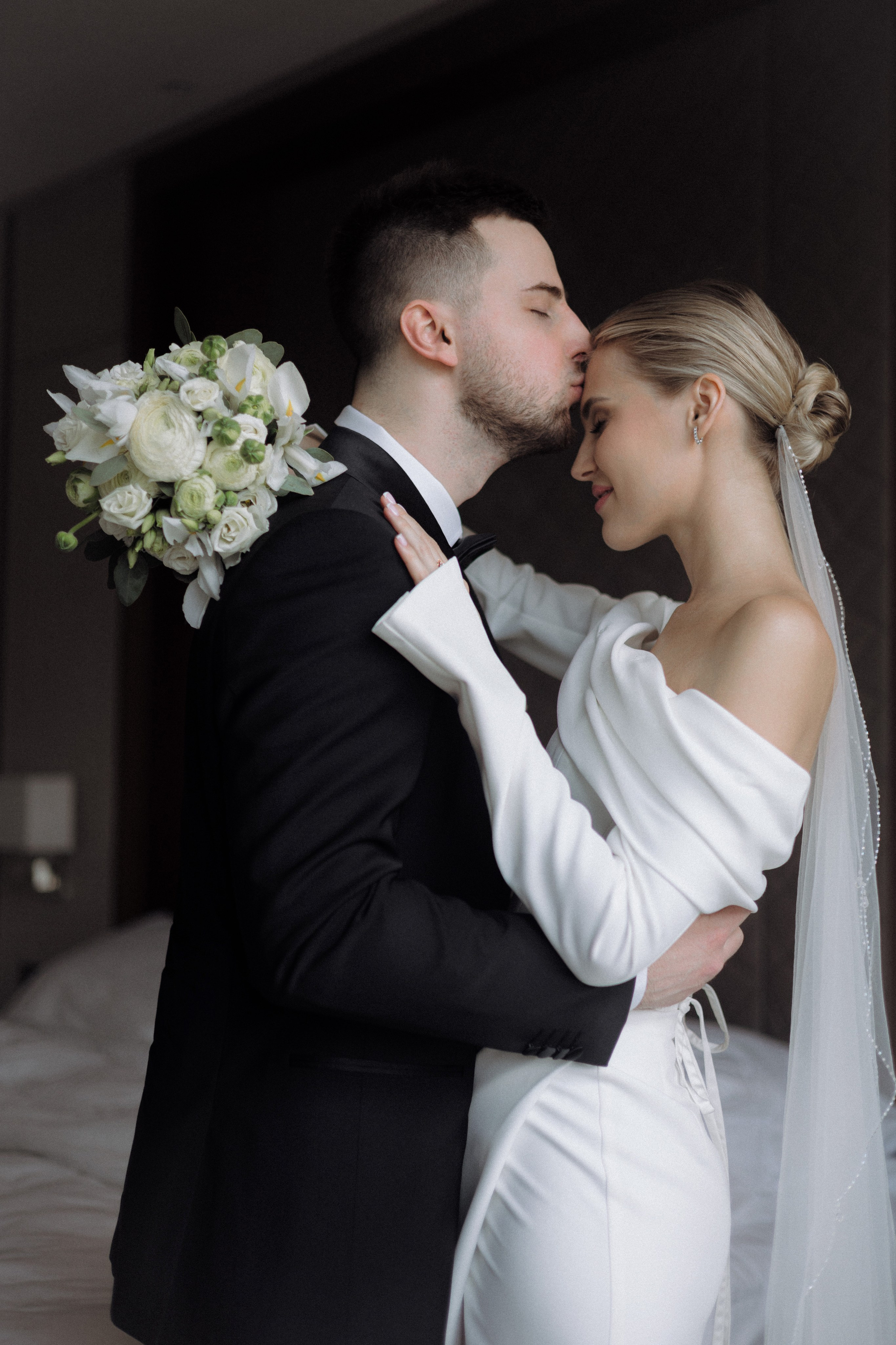 Свадебная фотосессия на стадионе Спартак. Свадебный фотограф в Москве. свадебная фотосессия Москва. Фотограф в Москве Валерия Рожкова