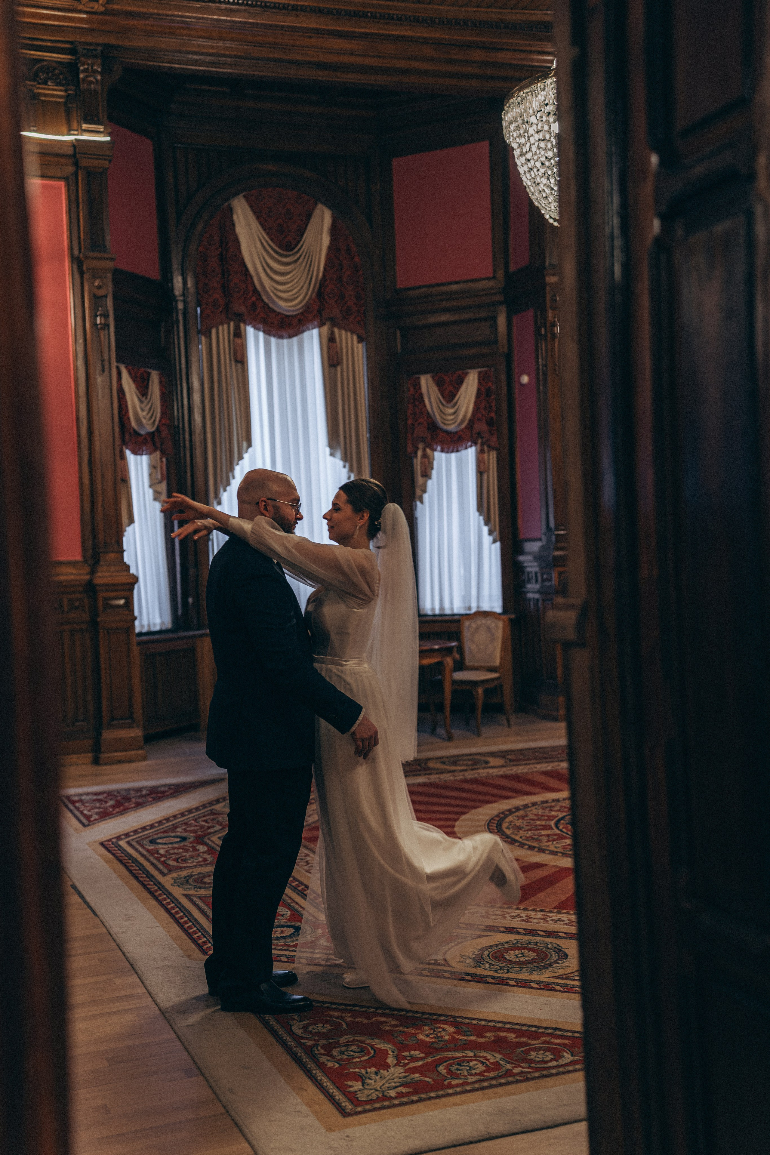 СВАДЕБНАЯ СЬЕМКА ВО ВТОРОМ ДВОРЦЕ (ДЕКАБРЬ) ТАКЖЕ СЬЕМКА В СТУДИИ НА ЧЕРНЫШЕВСКОЙ. Профессиональный фотограф, Санкт-Петербург — Виктория Богомолова