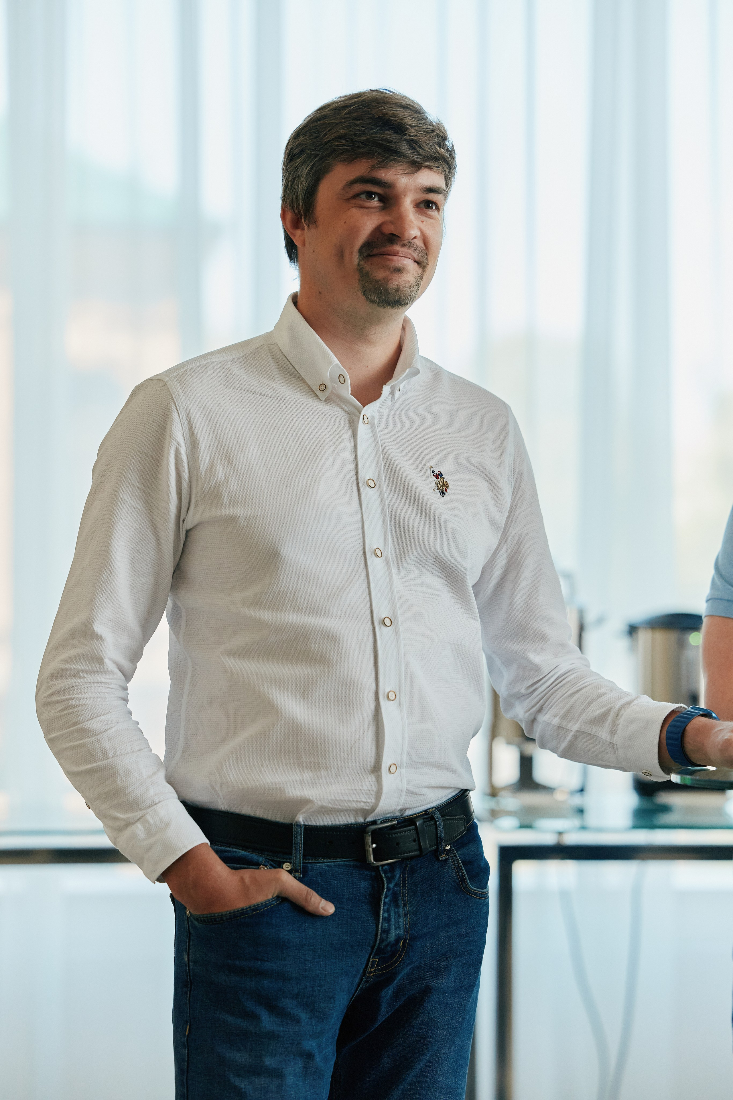 Форум Бизнес-тренды 2025 в Marriott Hotel 28.04. Свадебный репортажный фотограф краснодар максим дремов дрёмов фотосессия студия цена