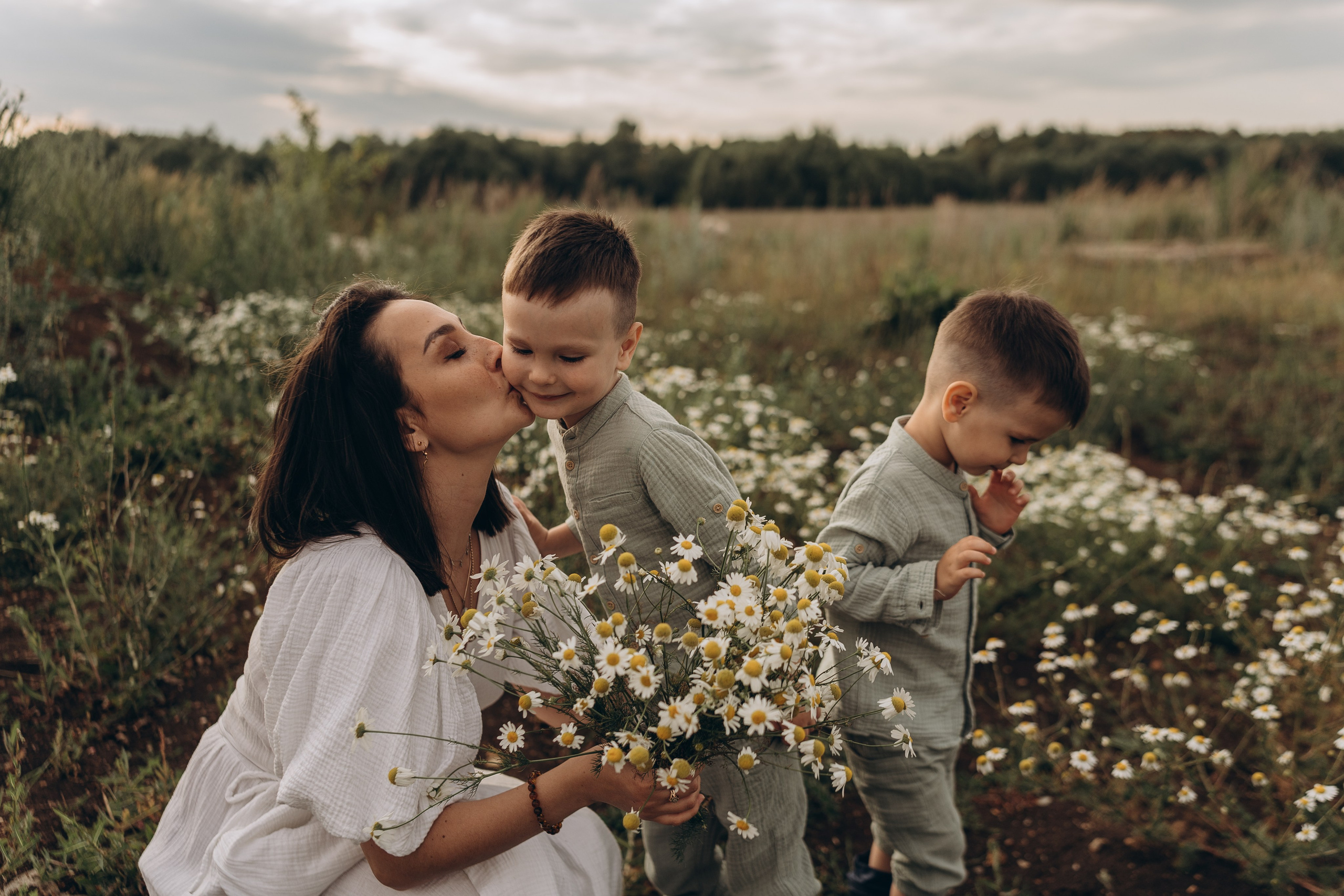 Лето. Ромашки. Семья. Семейный и домашний фотограф в Уфе Ирина Гарасюта