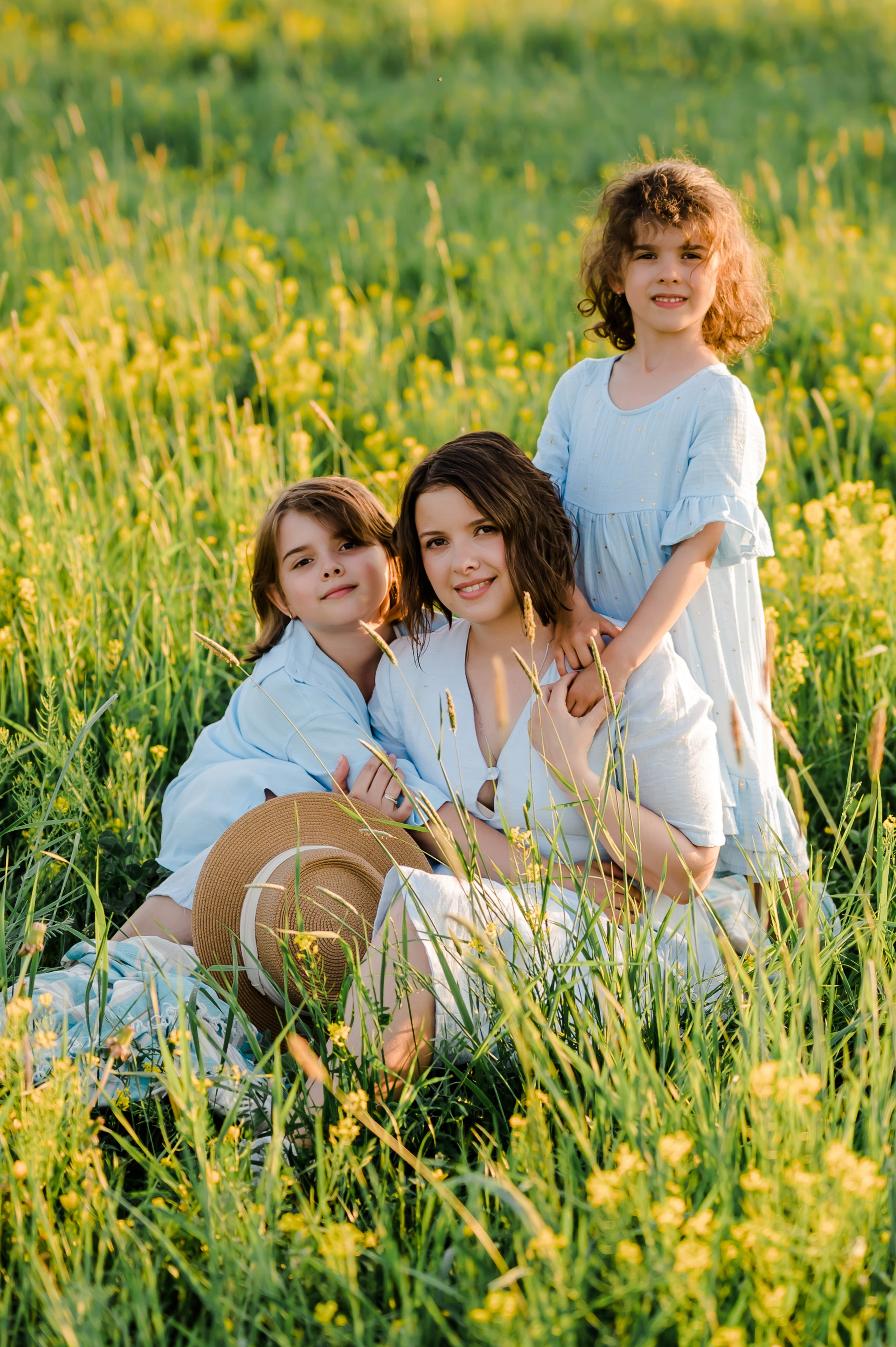 Анна, Дарья и Мария. Рапс. Свадебный и семейный фотограф Евгения Кононова
