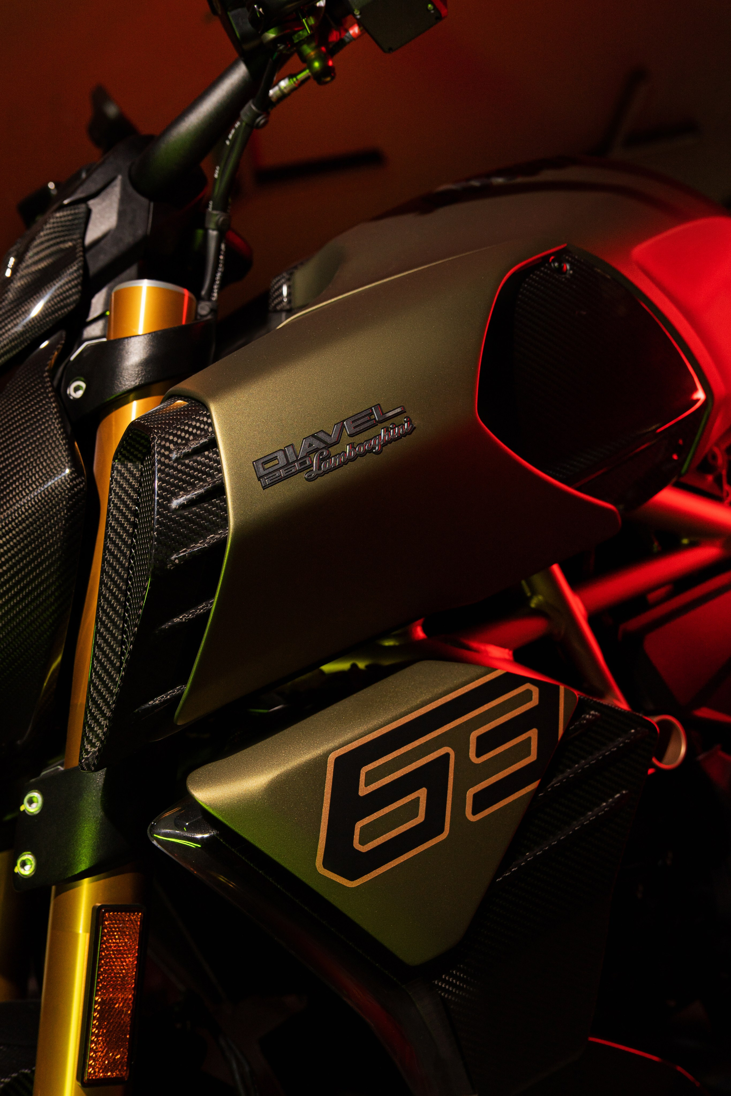 Ducati Diavel Lamborghini. Автомобильный фотограф Светлана Усова