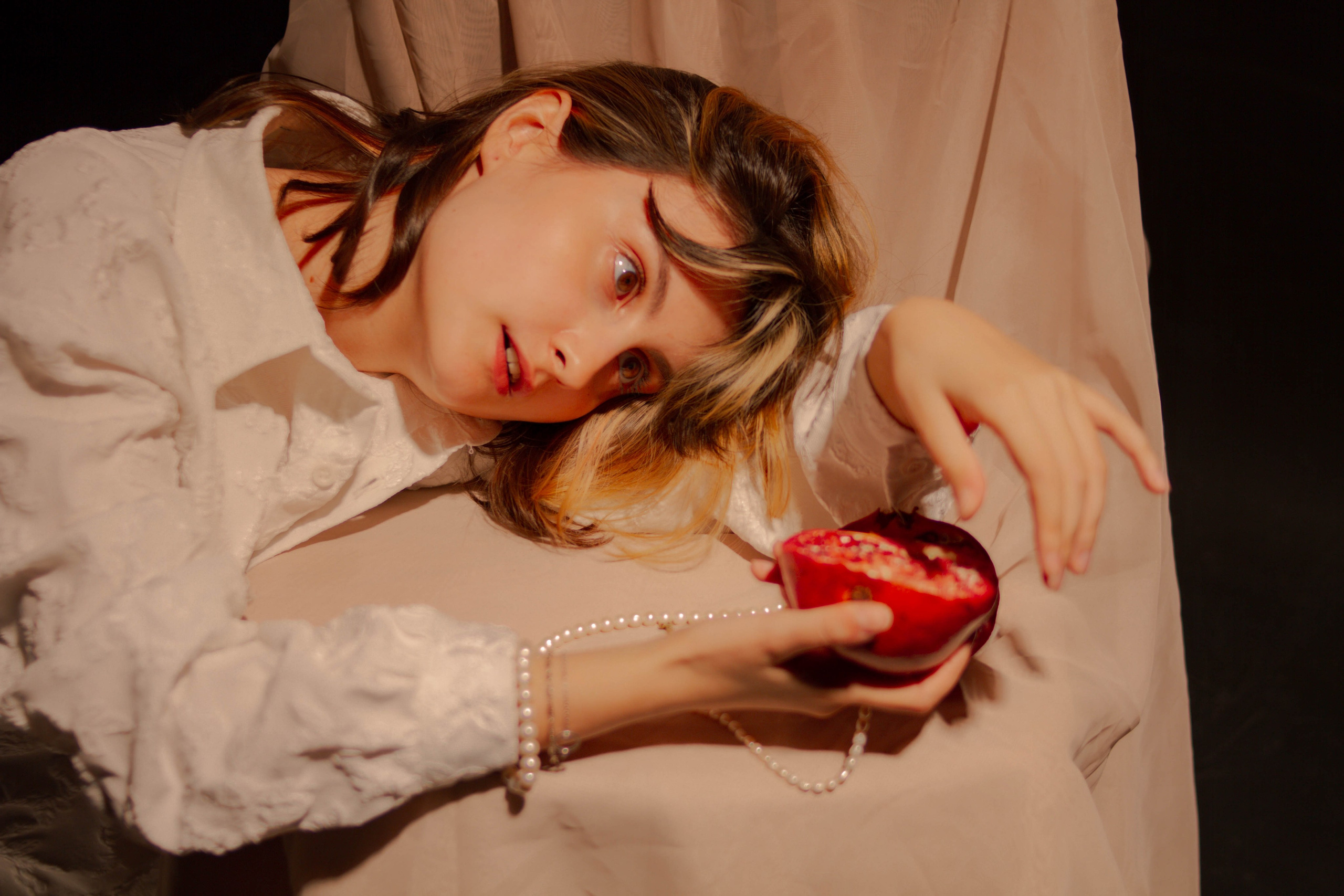 Гранат и жемчуг. Создадим шедевр? Виталина и её фотоискусство