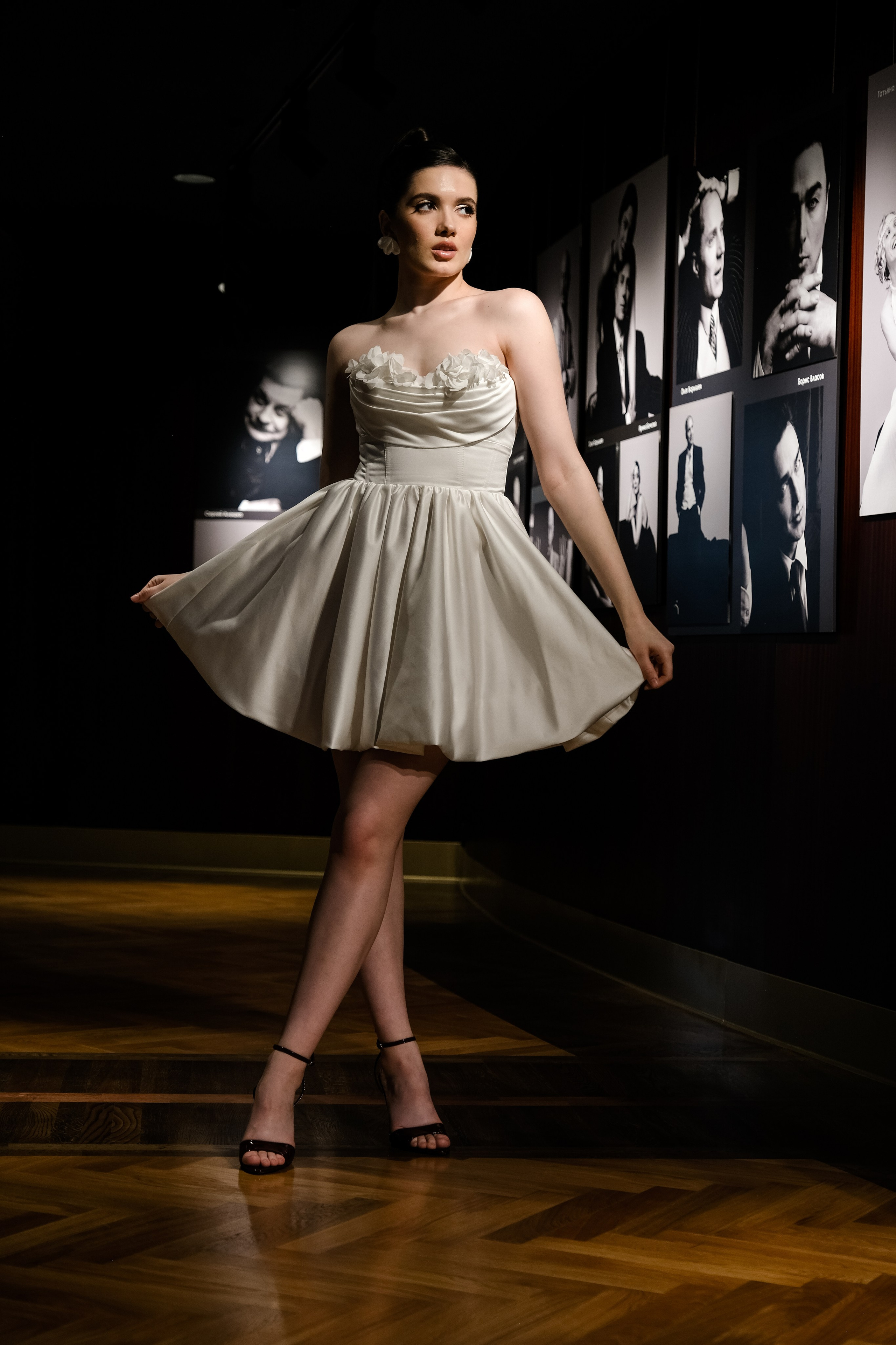 Свадебная фотосессия в театре драмы имени Наума Орлова. Свадебный фотограф в Челябинске Сырчикова Наталья