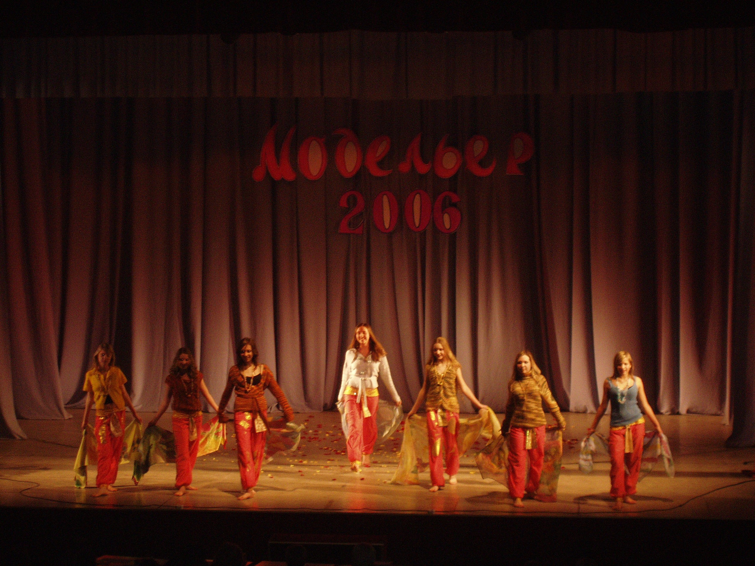 Катя танцы первое выступление 18.04.2006. Семейный, Свадебный фотограф СПБ Питер— Романова Екатерина