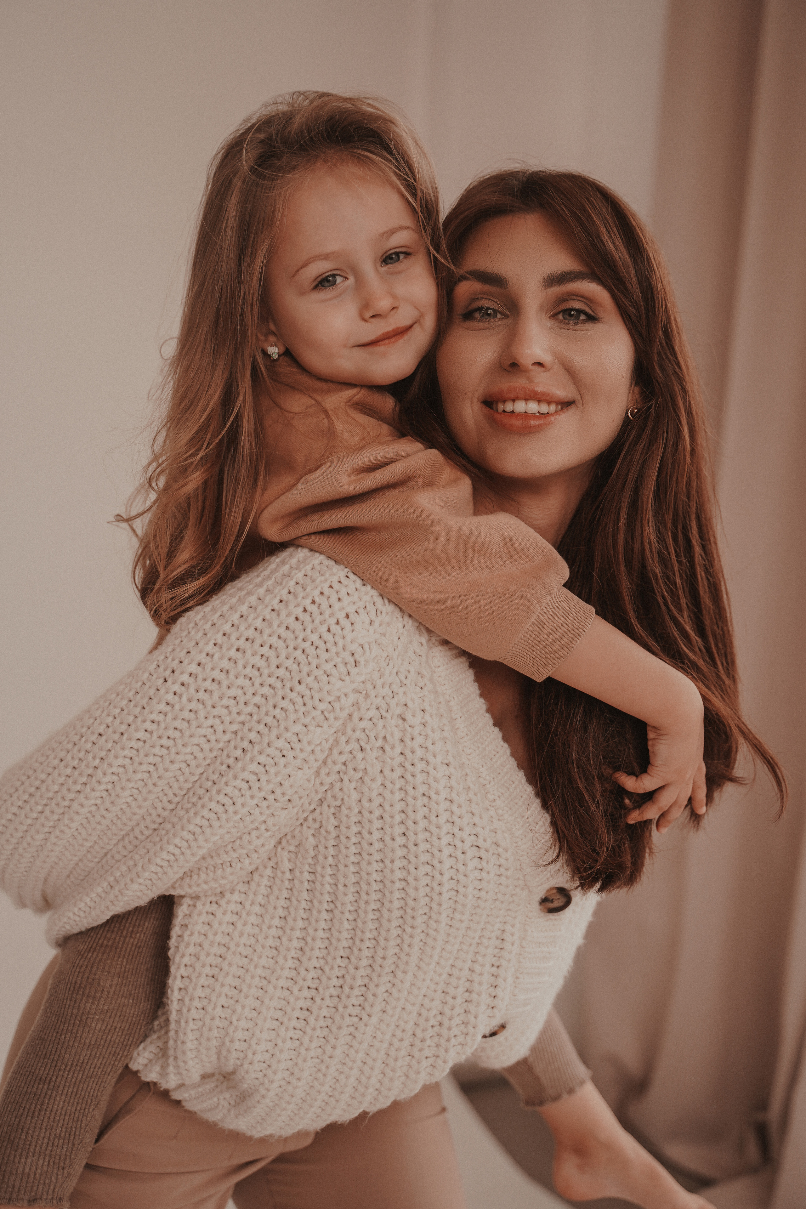 Мама и дочь. Семейный и женский фотограф в Краснодаре Анастасия Приймак