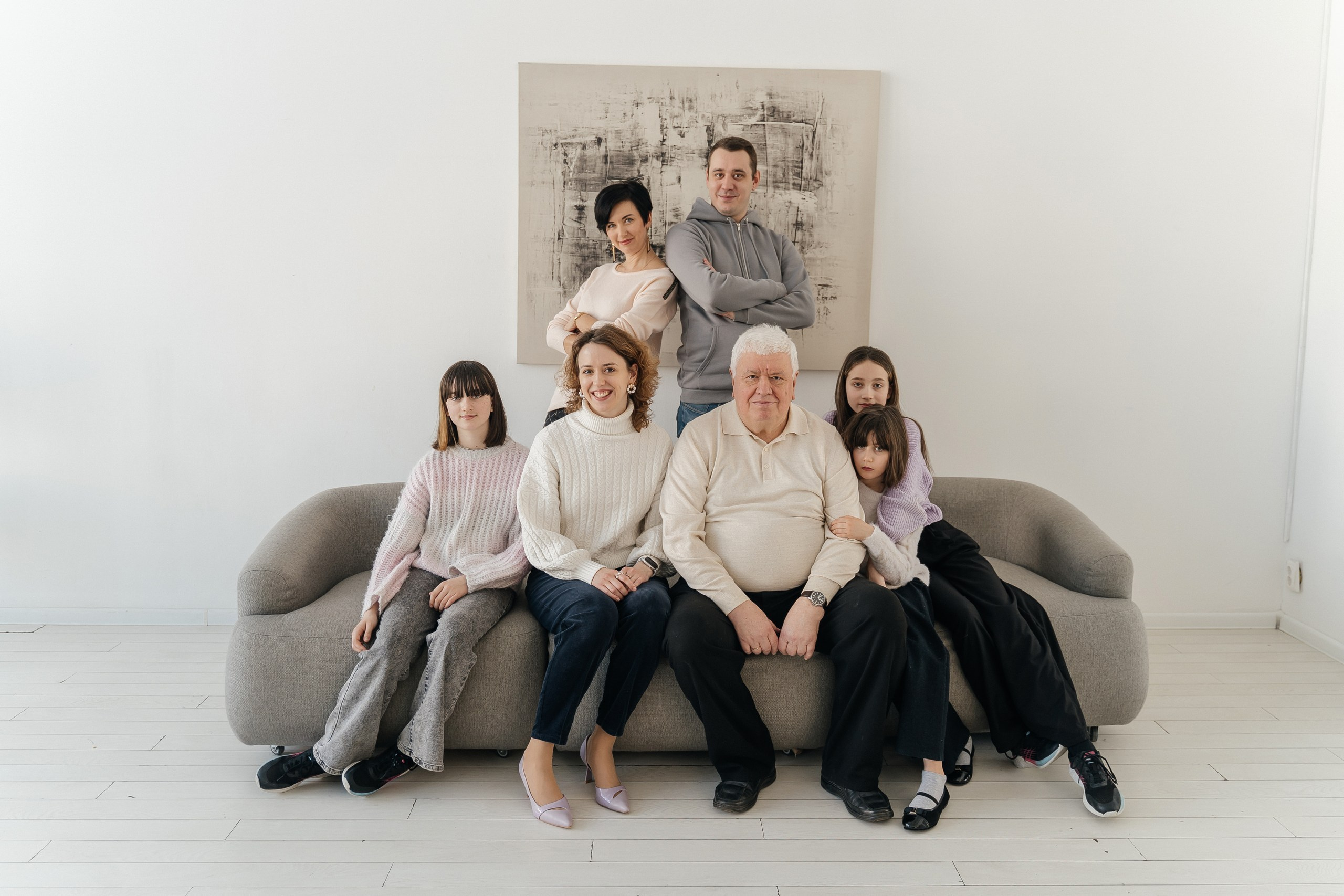 Фотосессия большой семьи в фотостудии. Свадебный фотограф в Дмитрове