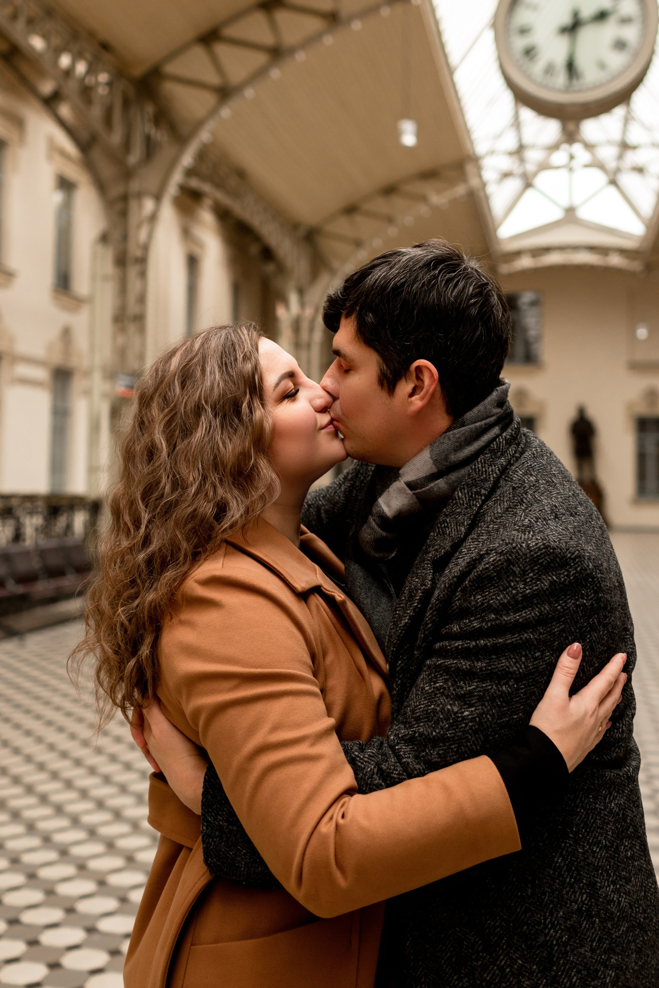 Фотосессия на Витебском вокзале. Свадебный фотограф Кирилл Белый