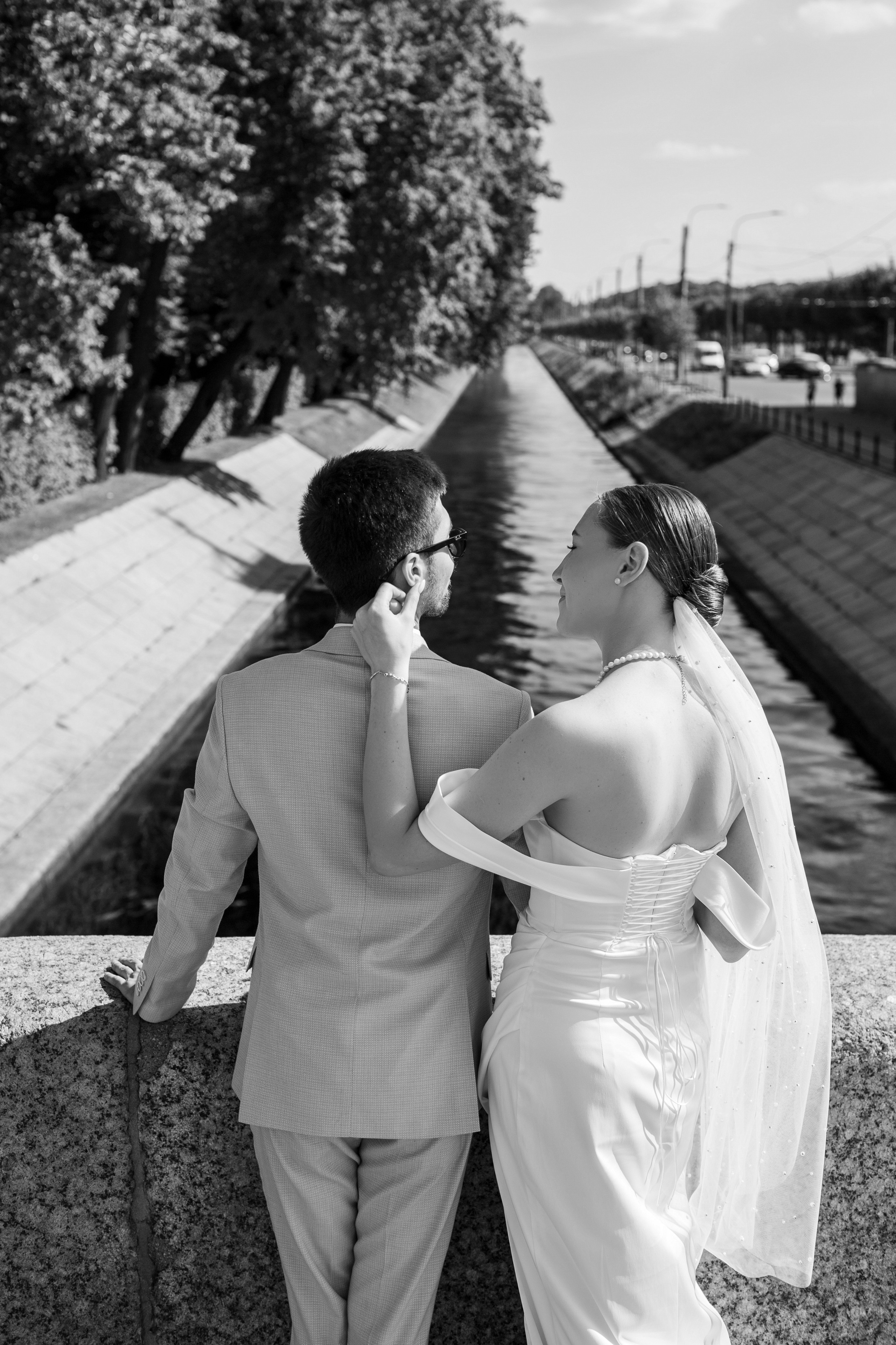 Свадебная фотопрогулка у Лахты. Свадебный фотограф Кирилл Белый