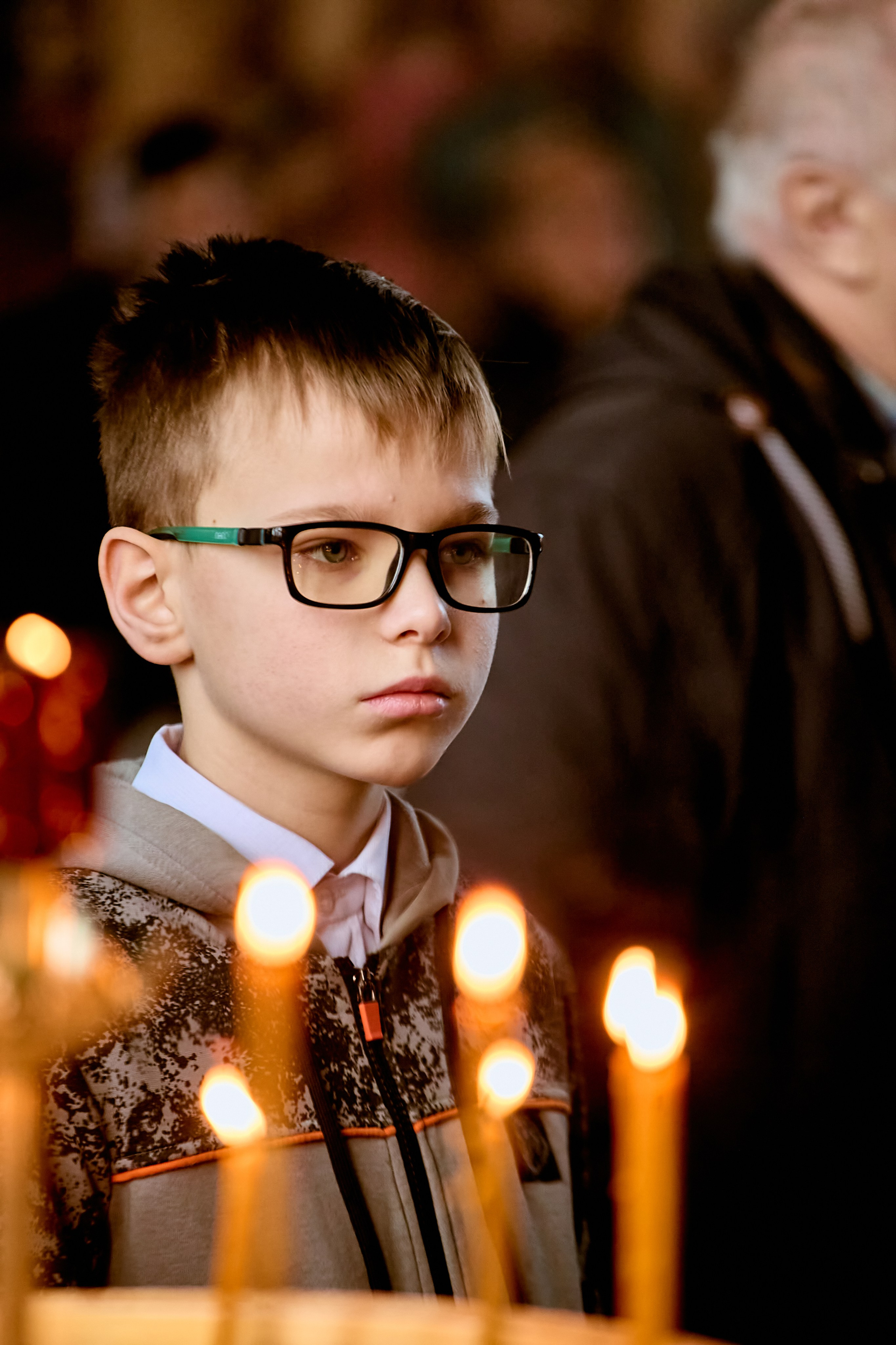 Праздник Первой исповеди храм Преподобного Серафима Саровского тг. Дзержинск. Фото Православного портретного и детского фотографа Николая Голованова. Портрет Ученика в храме