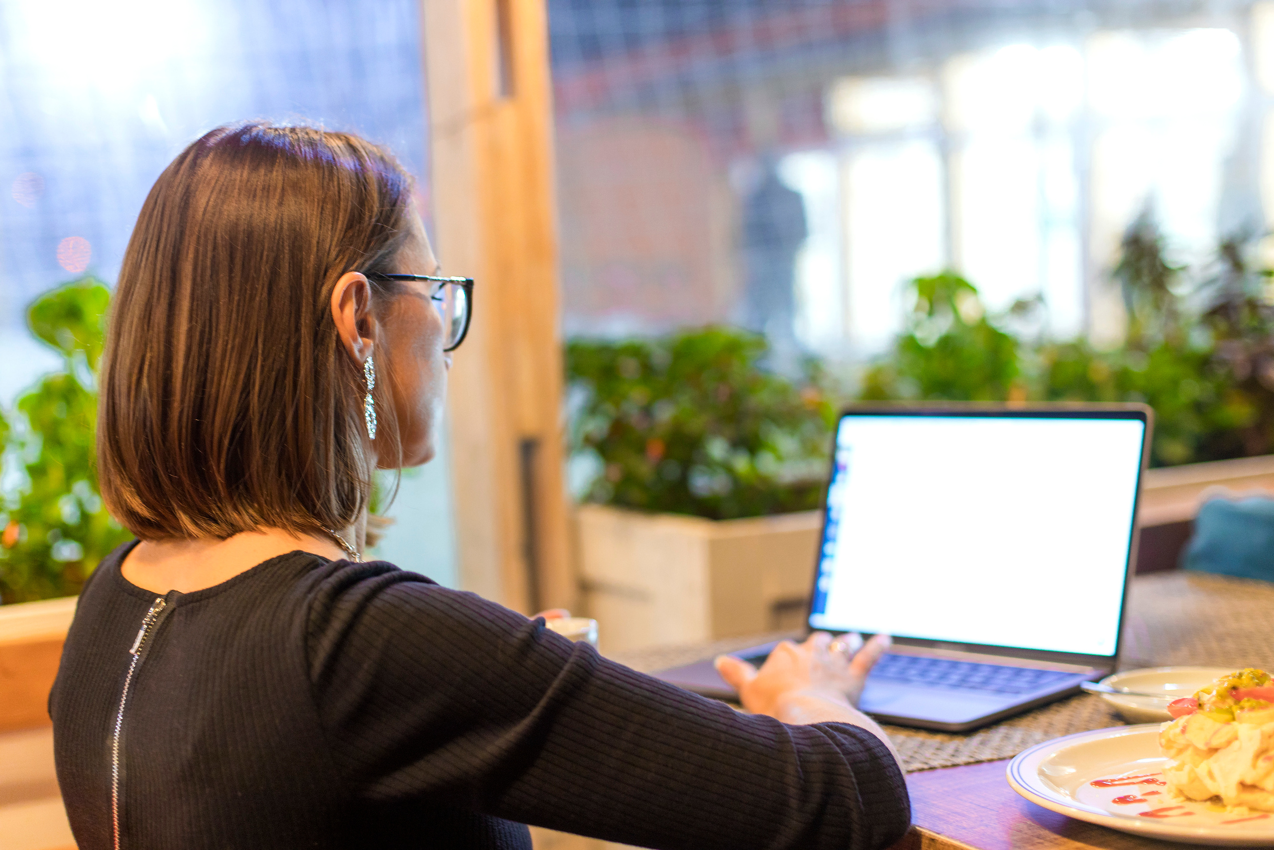 Специалист по чат-ботам Елена. Детский и семейный фотограф Калугина Марина | Москва и МО