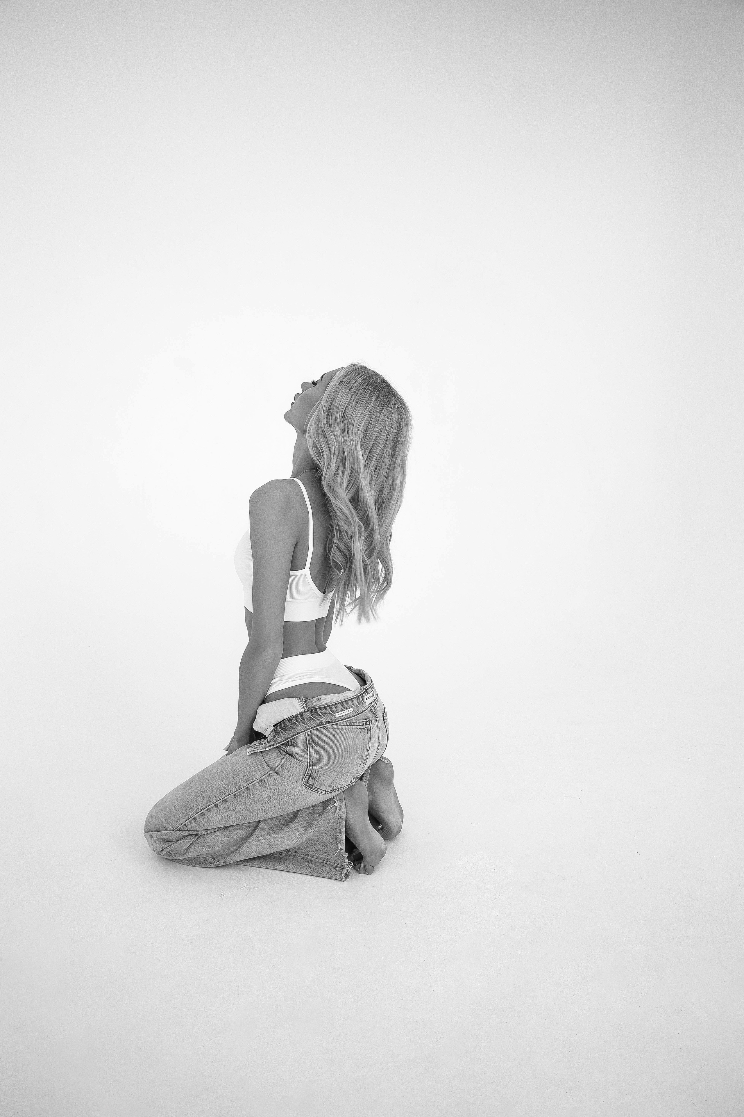 На циклораме. Женский фотограф Москва, Лобня