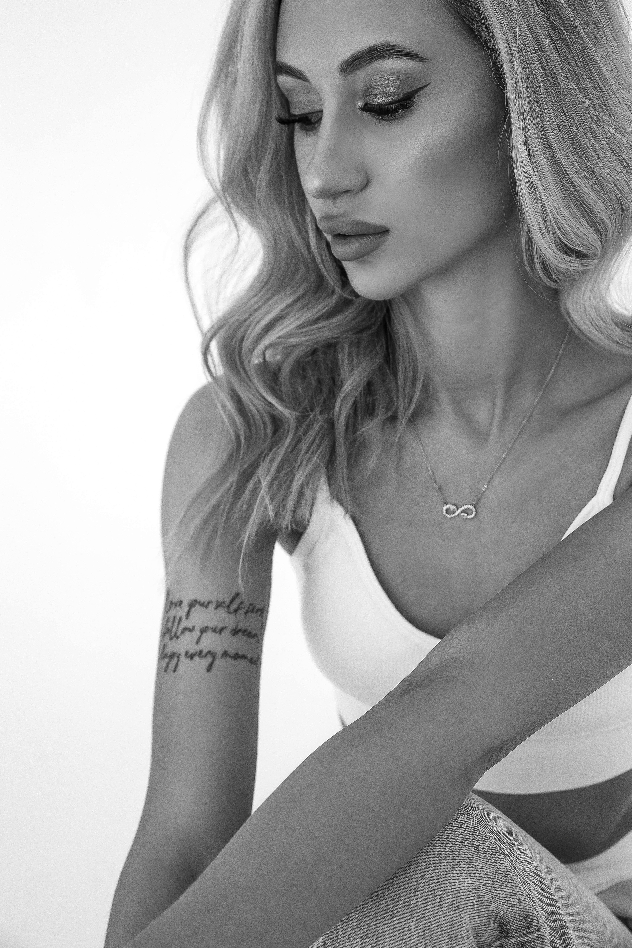 На циклораме. Женский фотограф Москва, Лобня