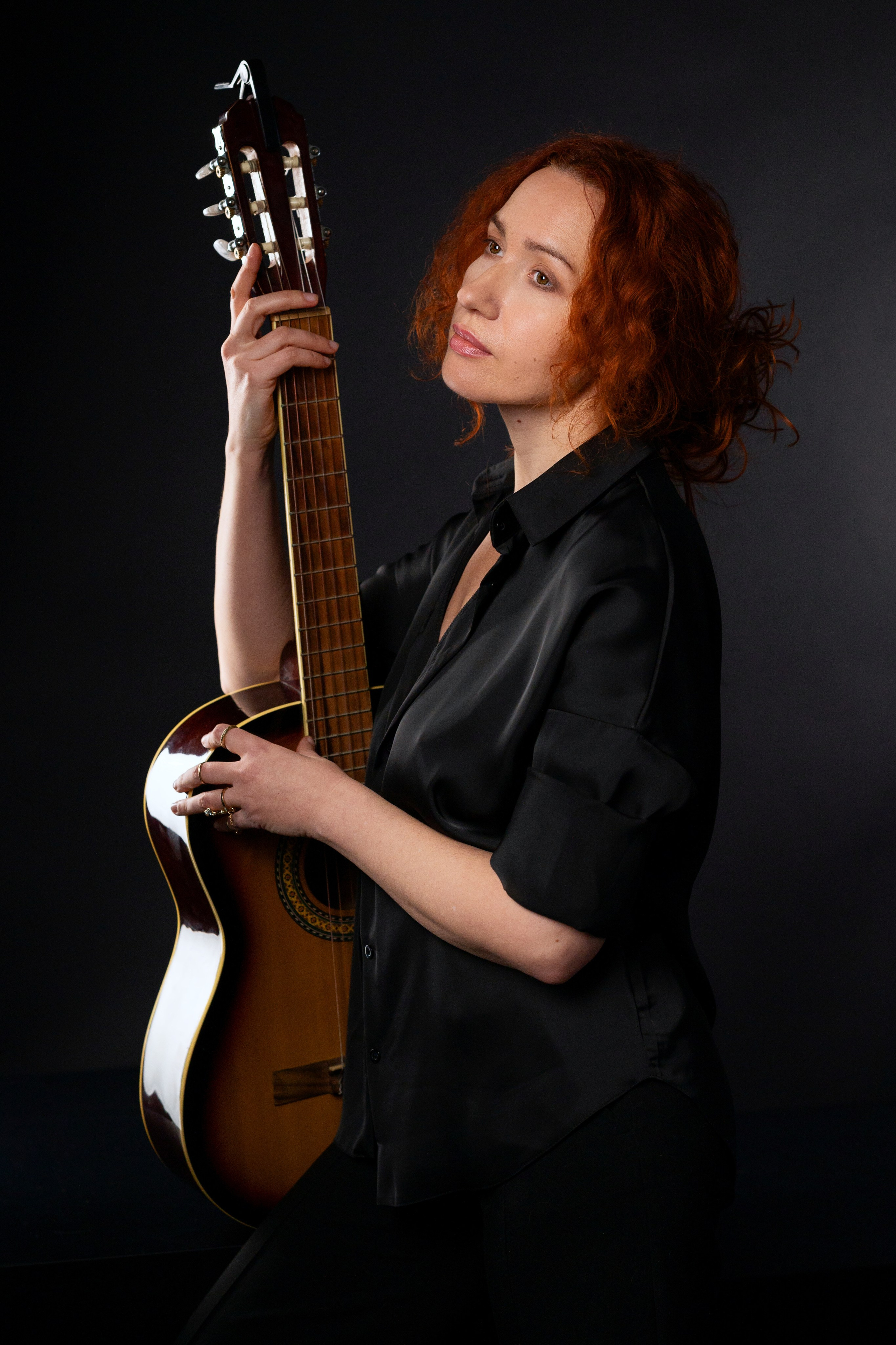 Анастасия. Изгиб гитары