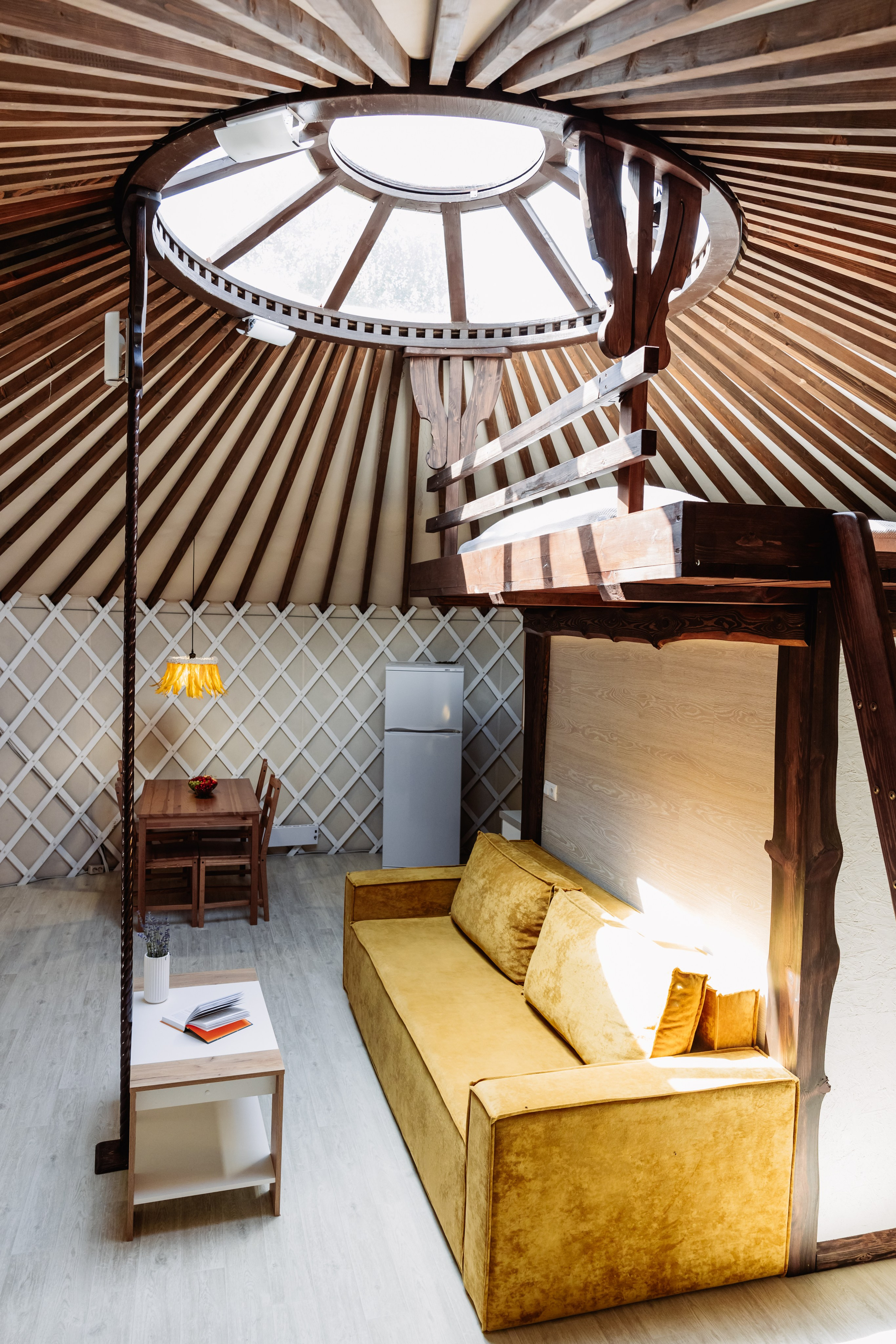 БЕРЕЗКА ВИЛАДЖ | Глэмпинг в Коломне | Юрта «Янтарная». ФОТОГРАФ ИРИНА ШАМАТАВА