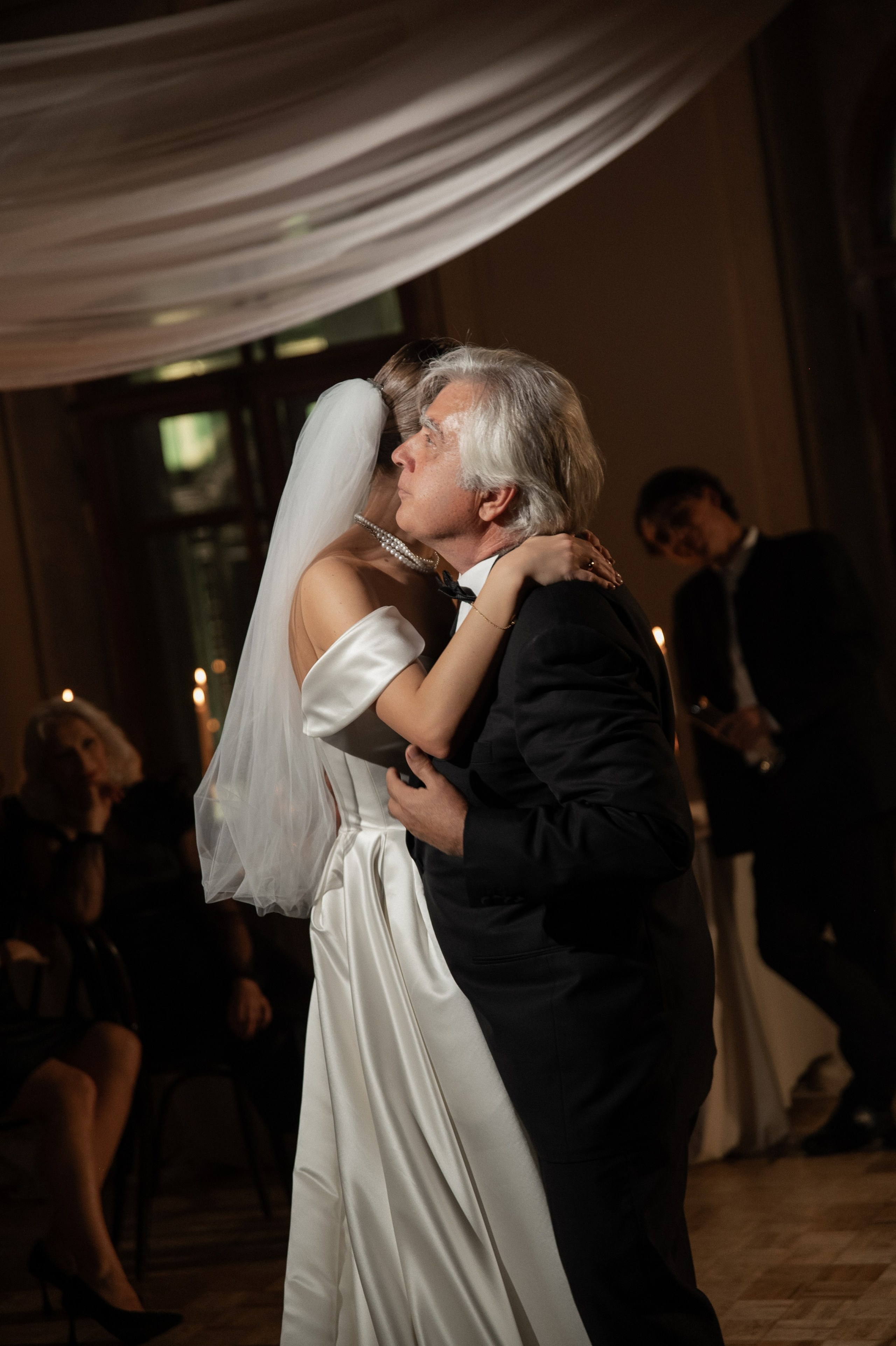 Камерный свадебный ужин при свечах в старинном особняке в фотостудии 21. Kult. Ярослава Ерина — свадебный фотограф в Москве