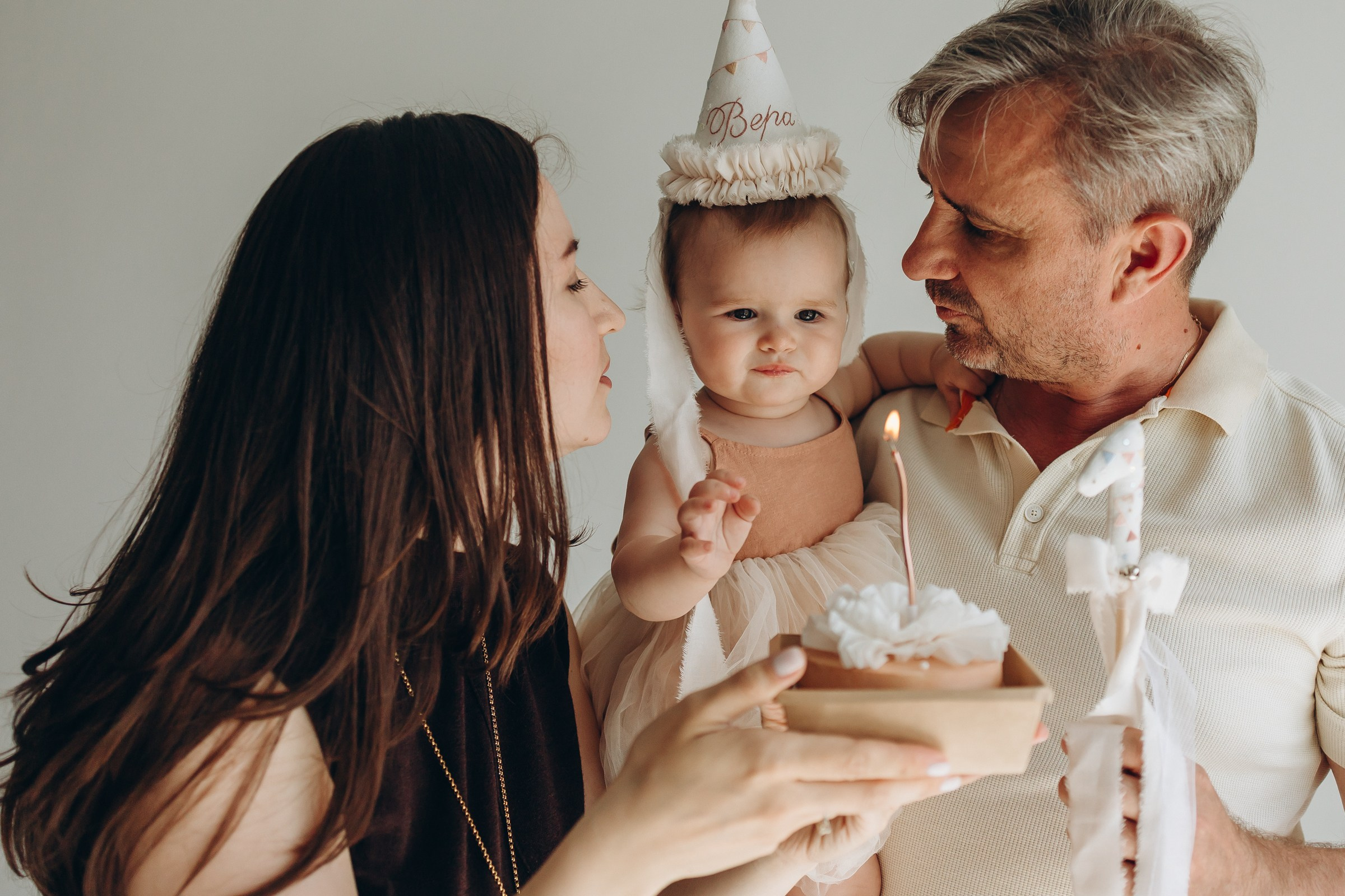 Семейная фотосессия к первому годику. Семейный фотограф в Волгодонске Краченцева Анна