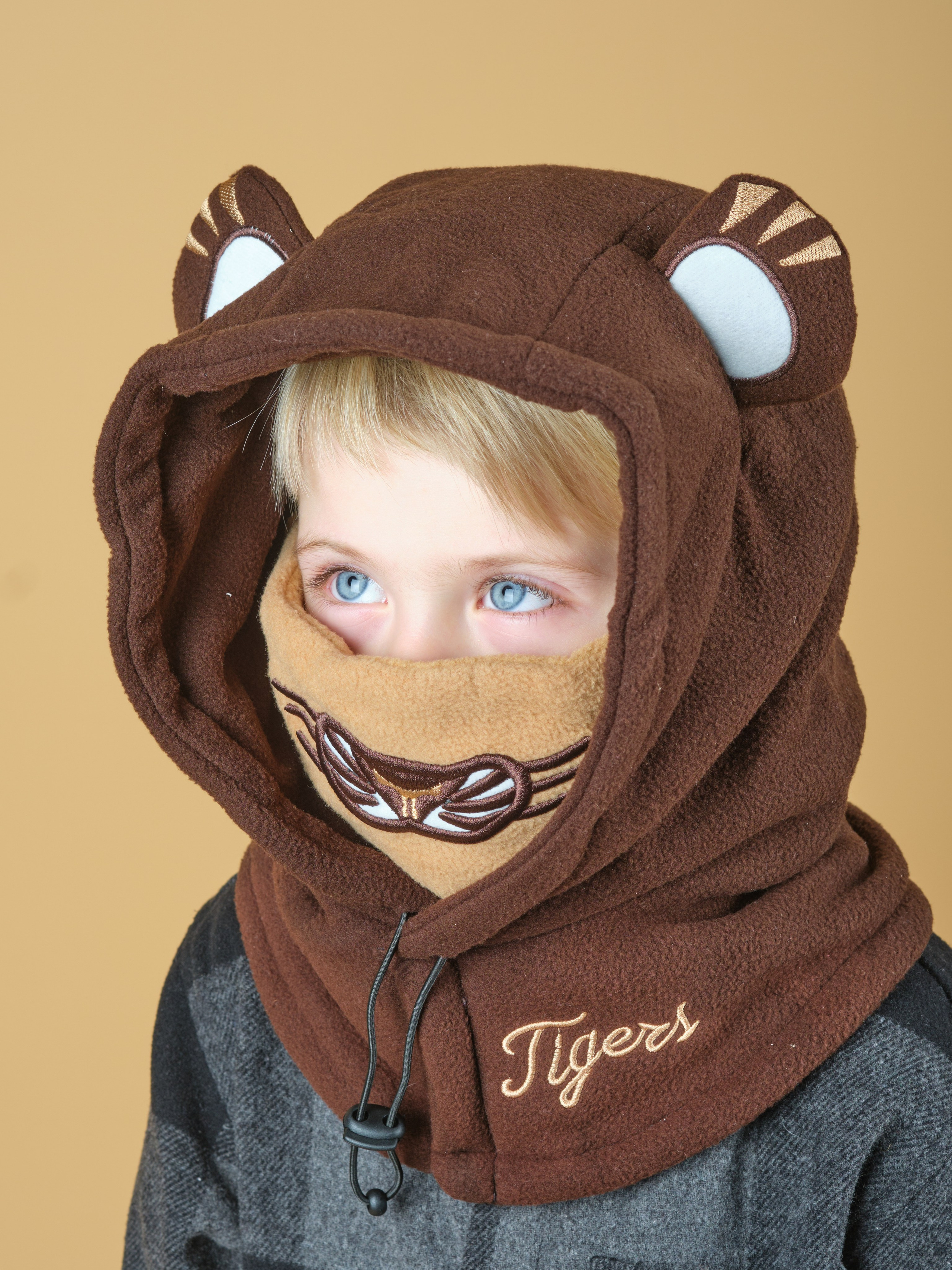 Детские шапки. Предметный фотограф в Краснодаре