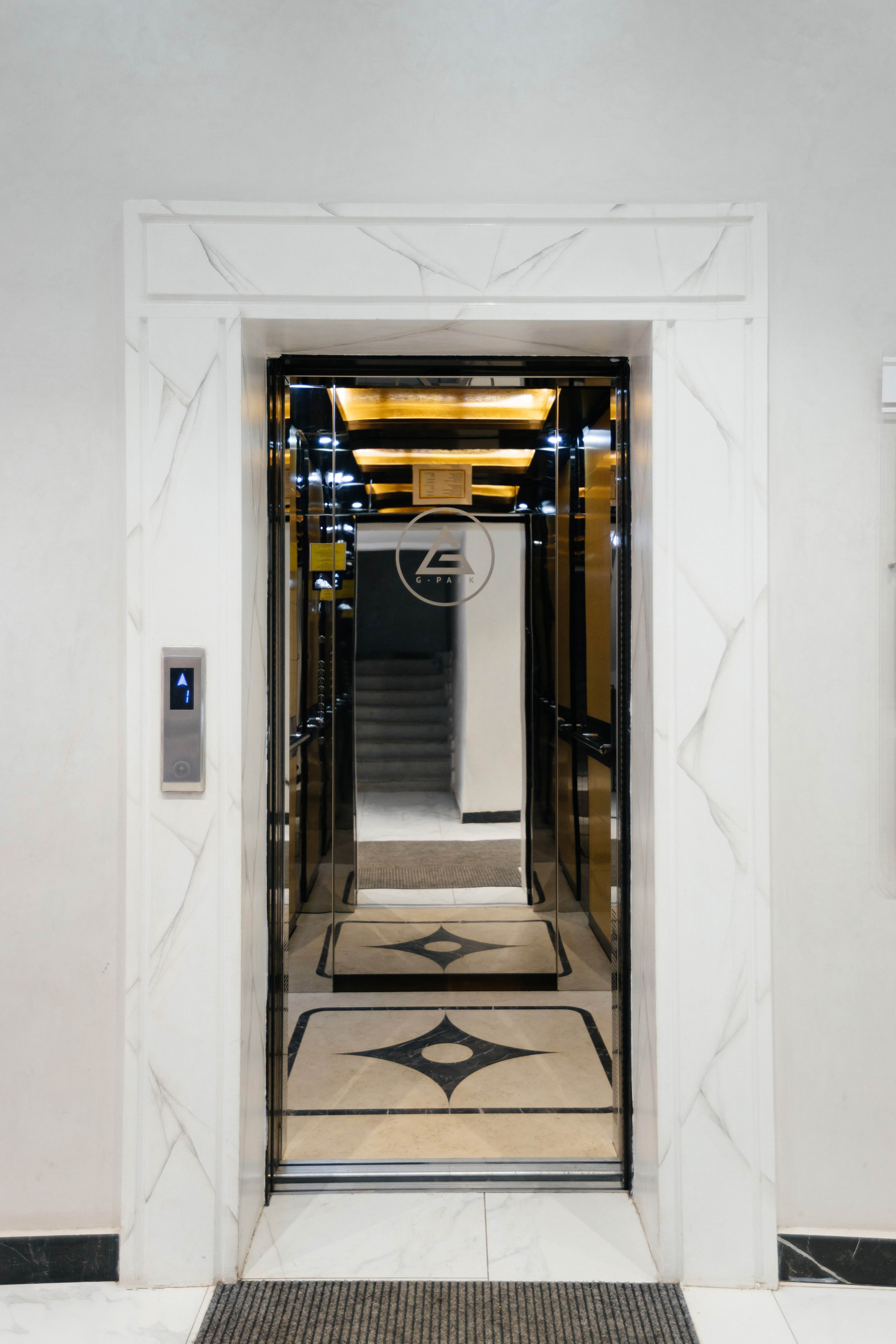 Проект 4. Lift Master. Дата: март 2023. Профессиональный фотограф в городе Астана/Алматы Даурен Сембаев