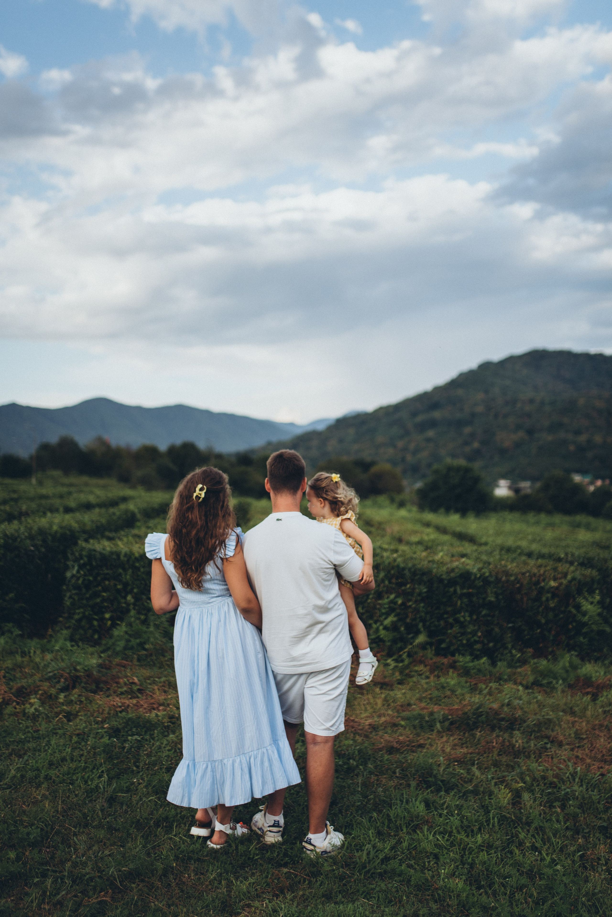 Семейная фотосессия на чайной плантации Сочи. Фотограф в Сочи — Маргарита Поганова