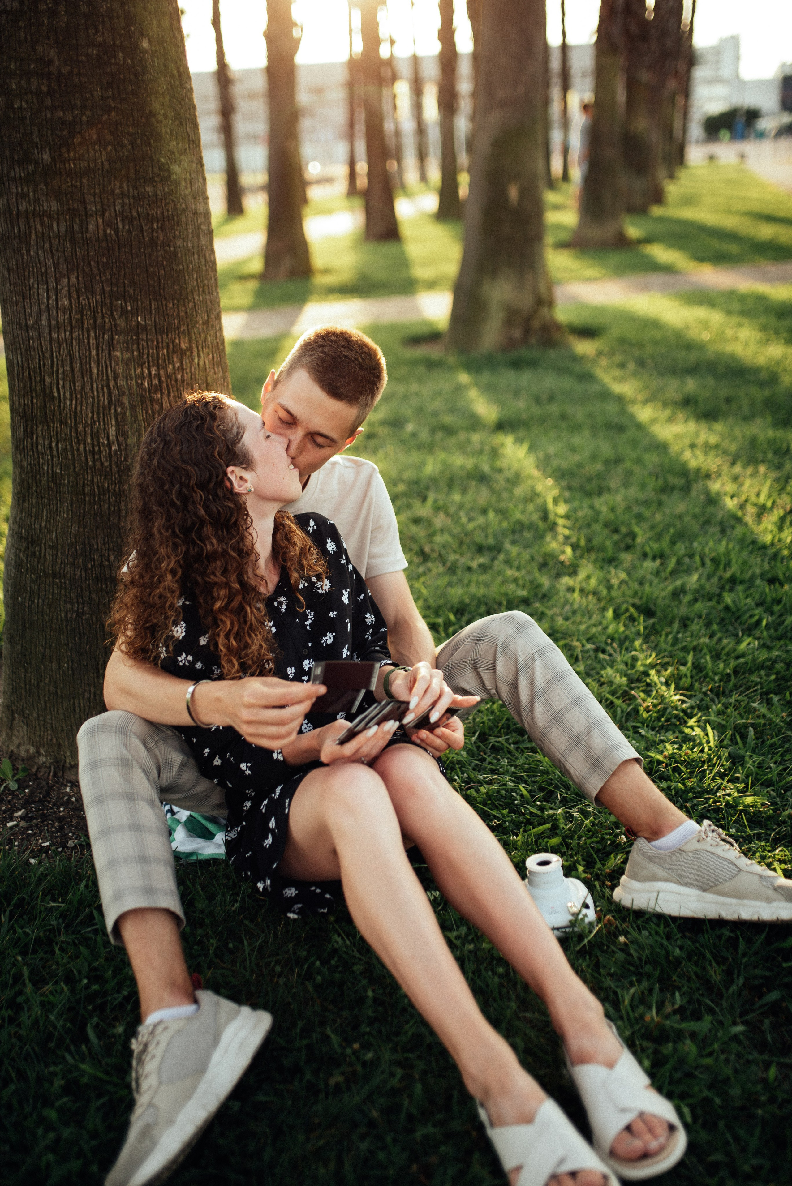 Фотосессия lovstory лавстори в Сириусе на аллее пальм. Фотограф в Сочи — Маргарита Поганова