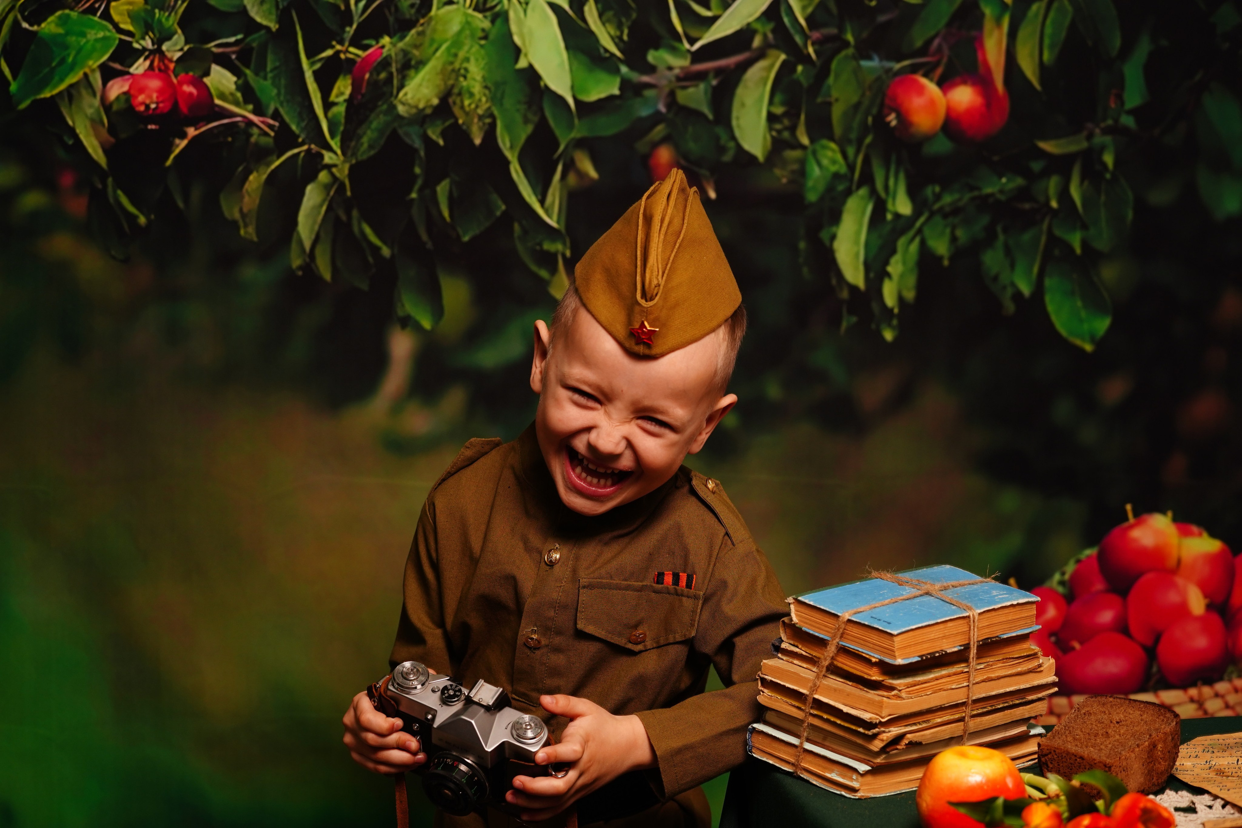 9 МАЯ. Фотостудия Лучшие моменты Выпускные альбомы, школьные, юбилейные фотокниги Ростов-на-Дону