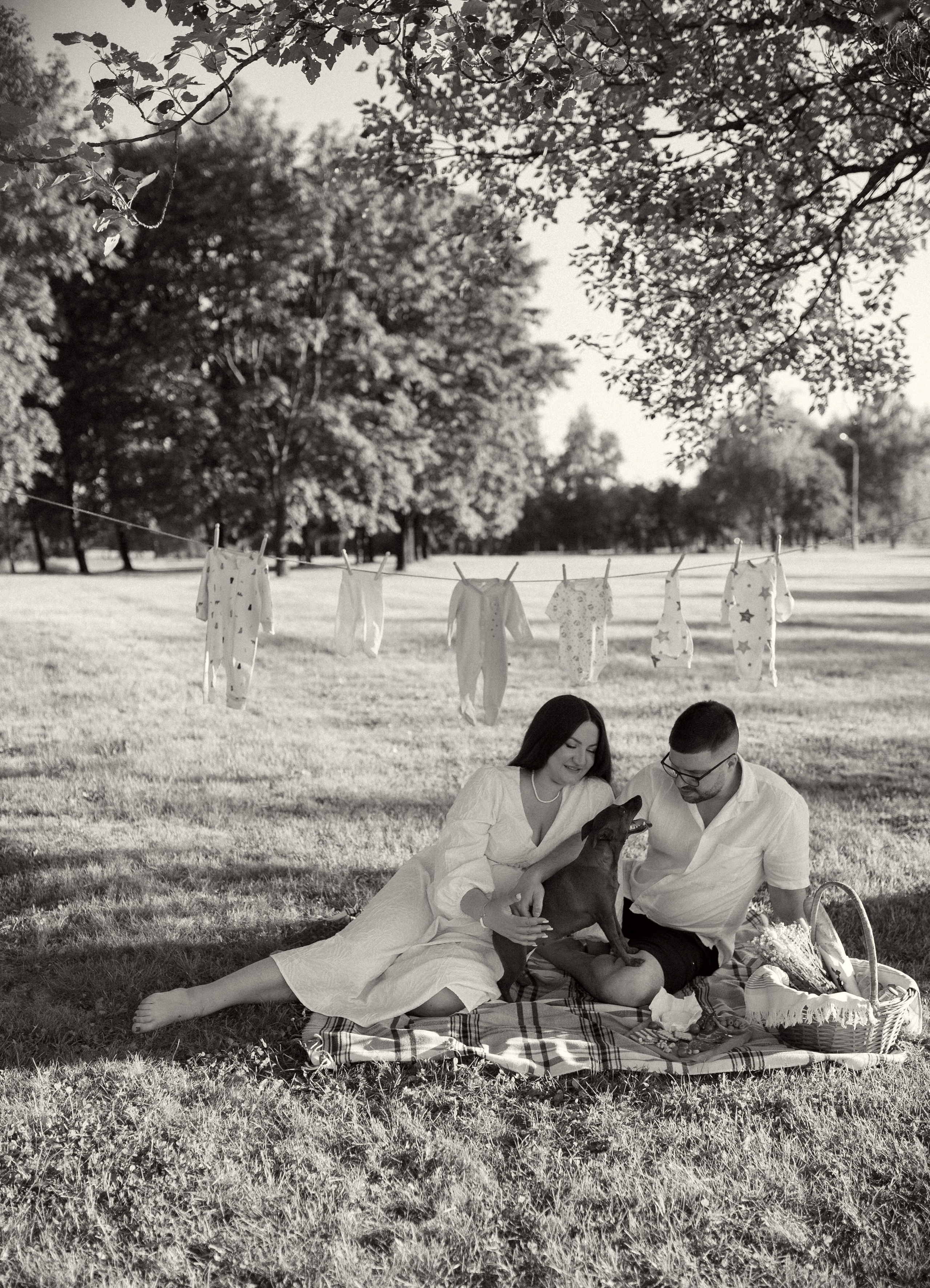 Фотосессия беременности на природе в парке Москвы. Семейная фотосессия Бутово Москва фотограф Алина Морщагина