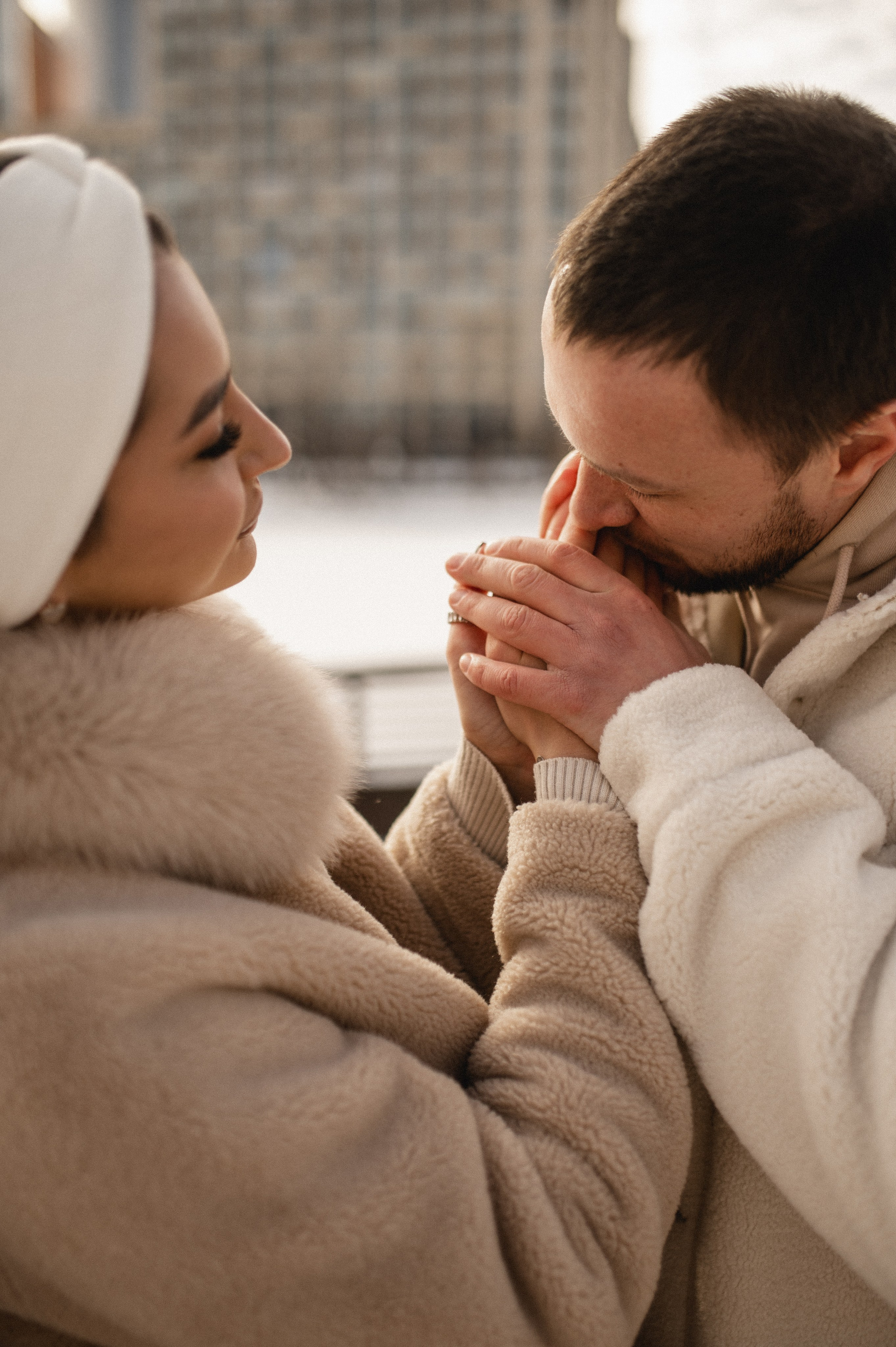 Лавстори стрит фотосессия в зимней Москве. Семейная фотосессия Бутово Москва фотограф Алина Морщагина