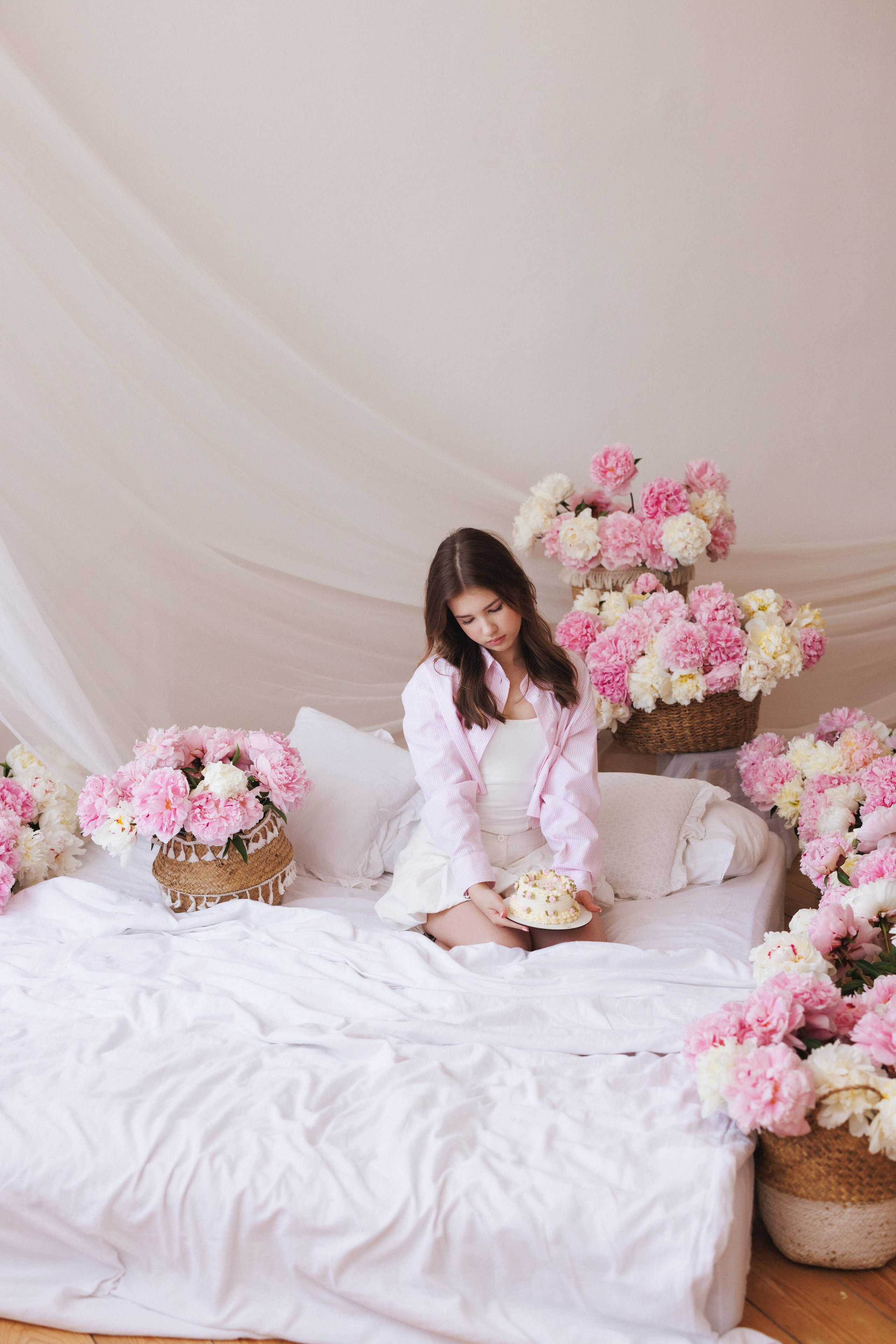 Фотосессия с живыми Пионами в фотостудии «Space JOBS». Семейный и детский фотограф в Краснодаре Анна Трашкова