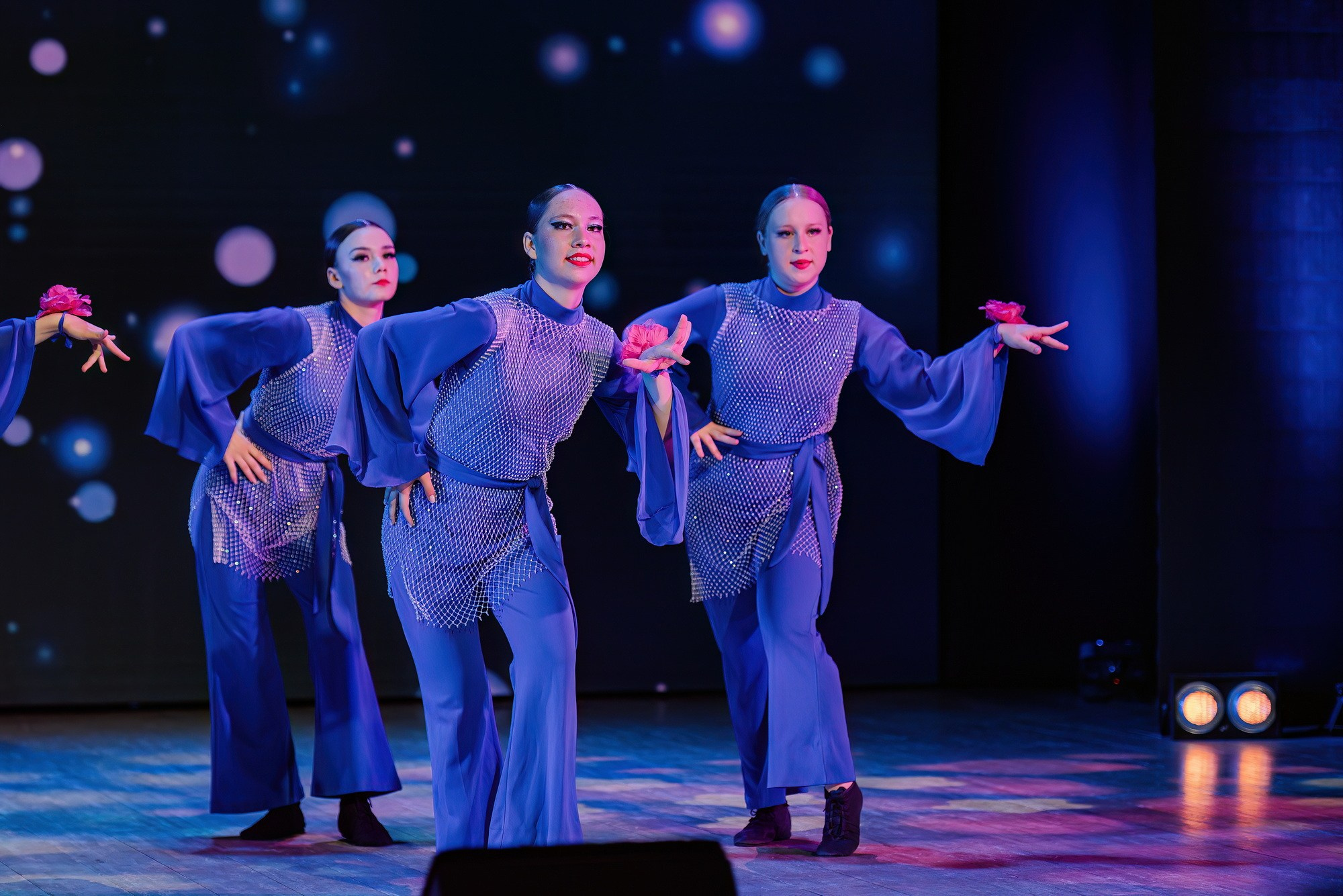 Отчетный концерт Образцового коллектива Алтая театра эстрадной песни «Созвездие». Свадебный и репортажный фотограф Никита Сницарев в Барнауле