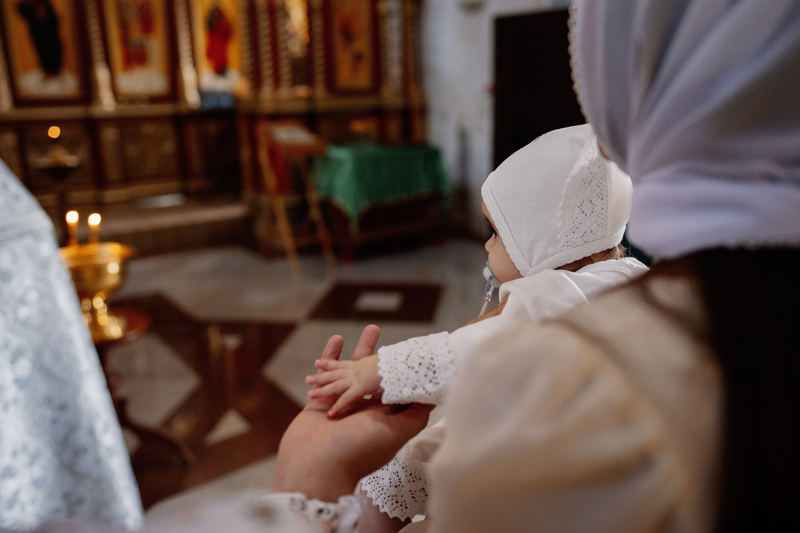 Таинство крещения Снежаны. Фотограф на Крещение и Венчание в Красноярске Рамазанова Юлия