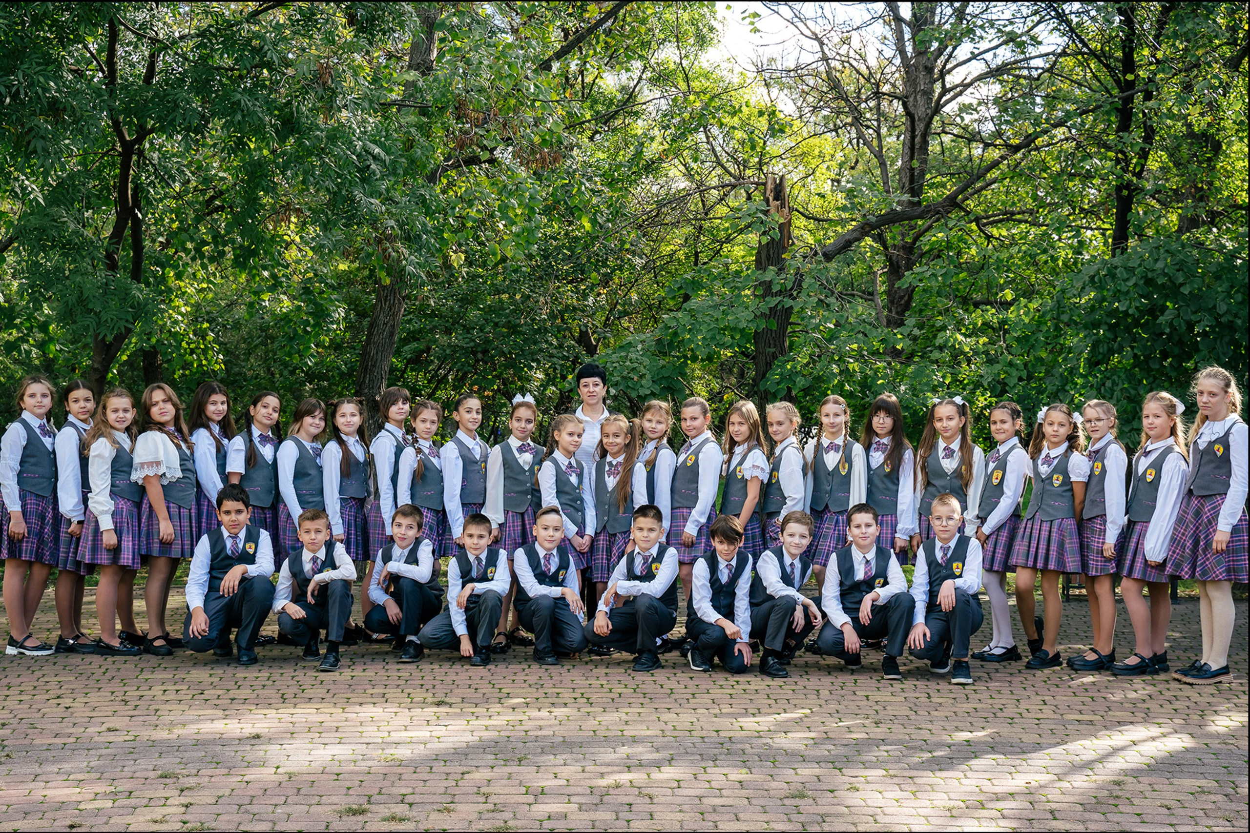 Олег. День в школе. Выпускные альбомы, школьные фотосессии в городе Новороссийске