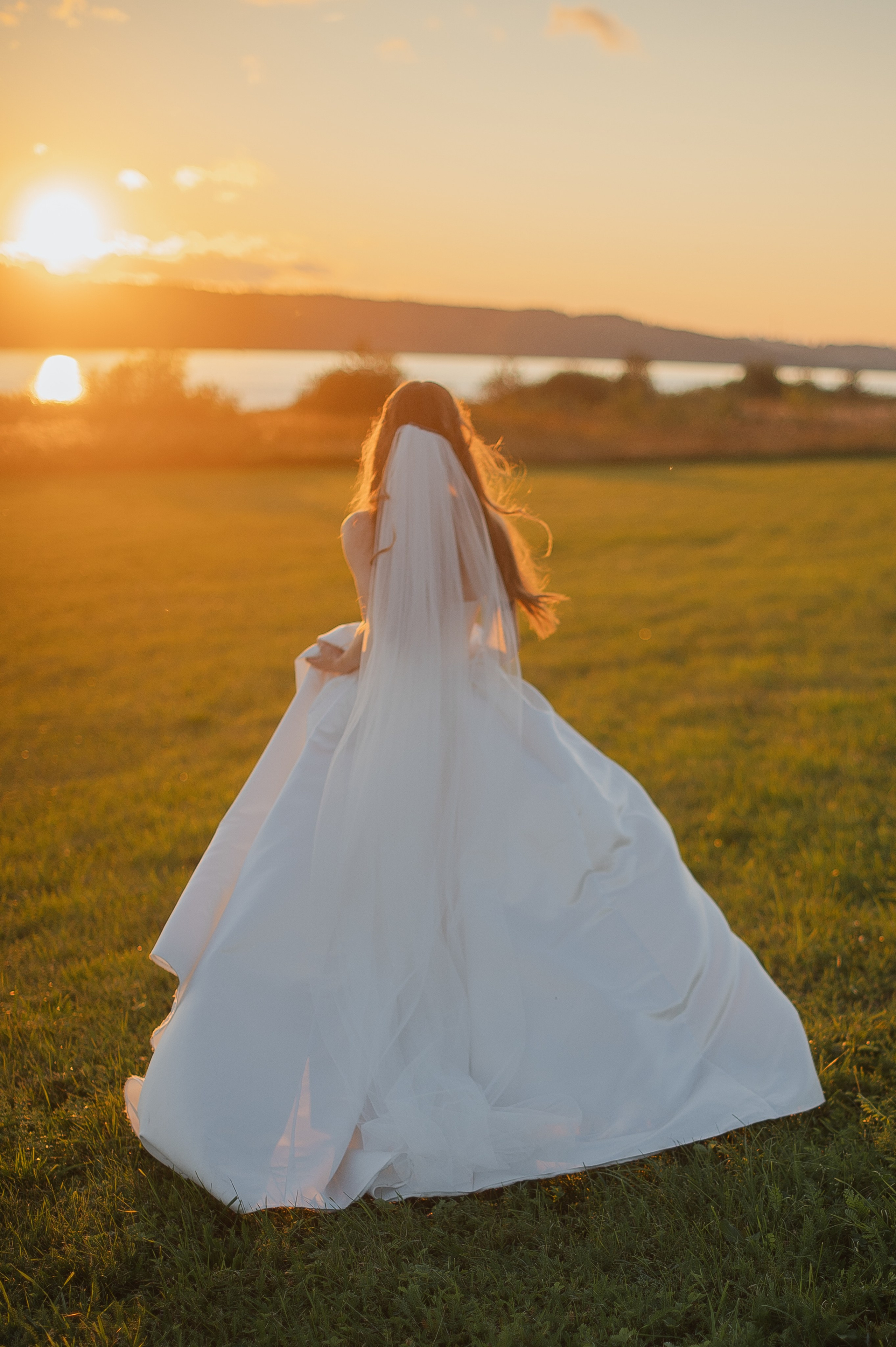 Свадьба на берегу Волги. Свадебный фотограф в Ярославле Денис Медоваров