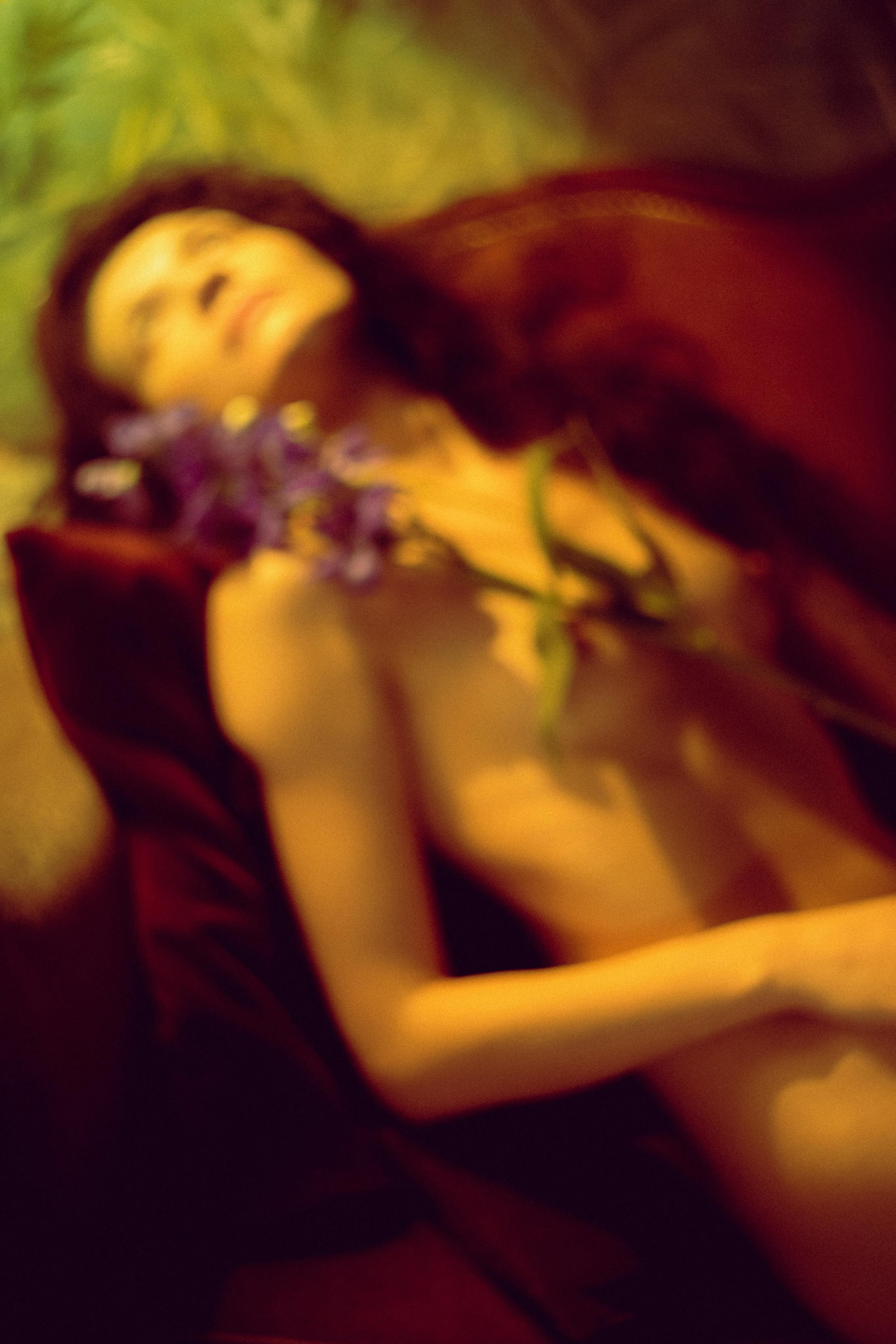 В цветах (18+). Фотограф в Москве Лера Юдина